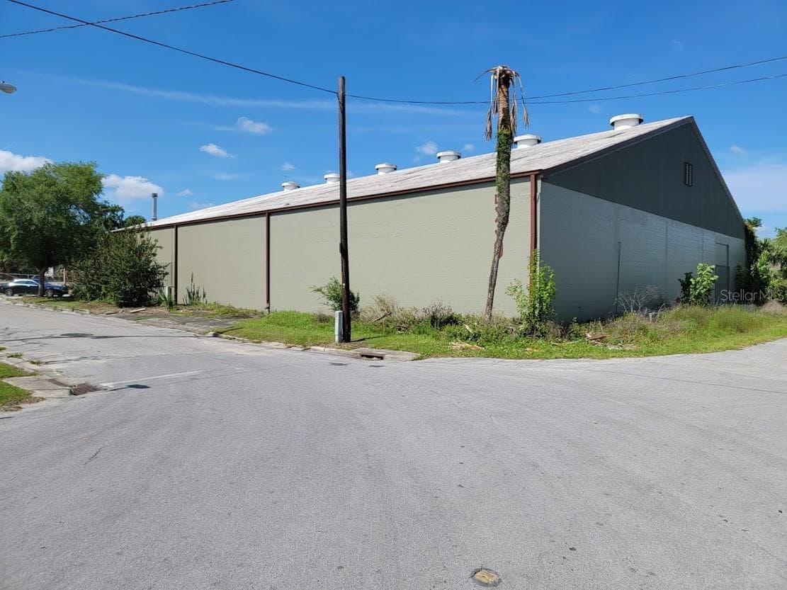 Retail at 530 NW 1ST AVE, OCALA, photo 2 of 4