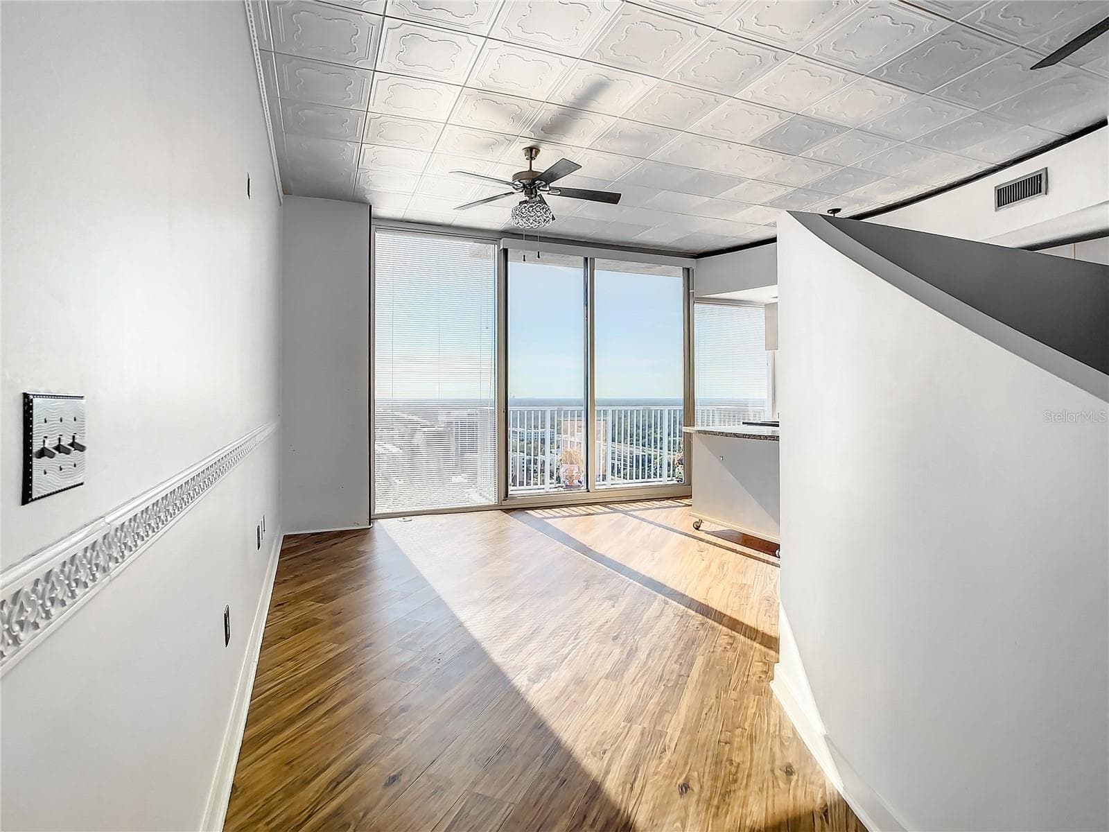 hallway into living room area - 155 S COURT AVE #2107, ORLANDO