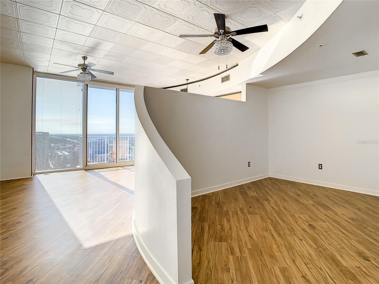 bedroom tucked behind the living room - 155 S COURT AVE #2107, ORLANDO