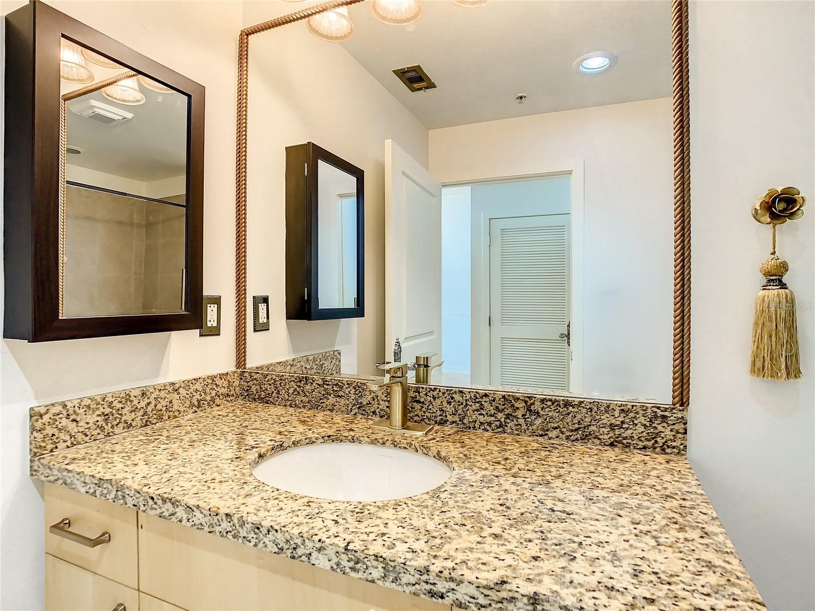 bath - 155 S COURT AVE #2107, ORLANDO