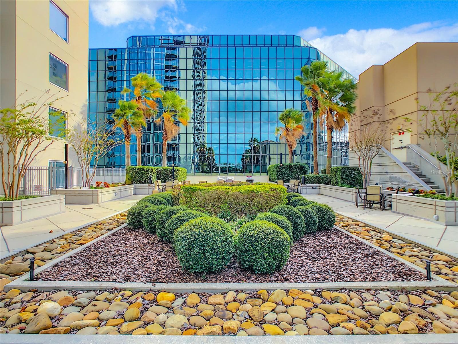 Sit at the garden areas and enjoy the outdoors. - 155 S COURT AVE #2107, ORLANDO