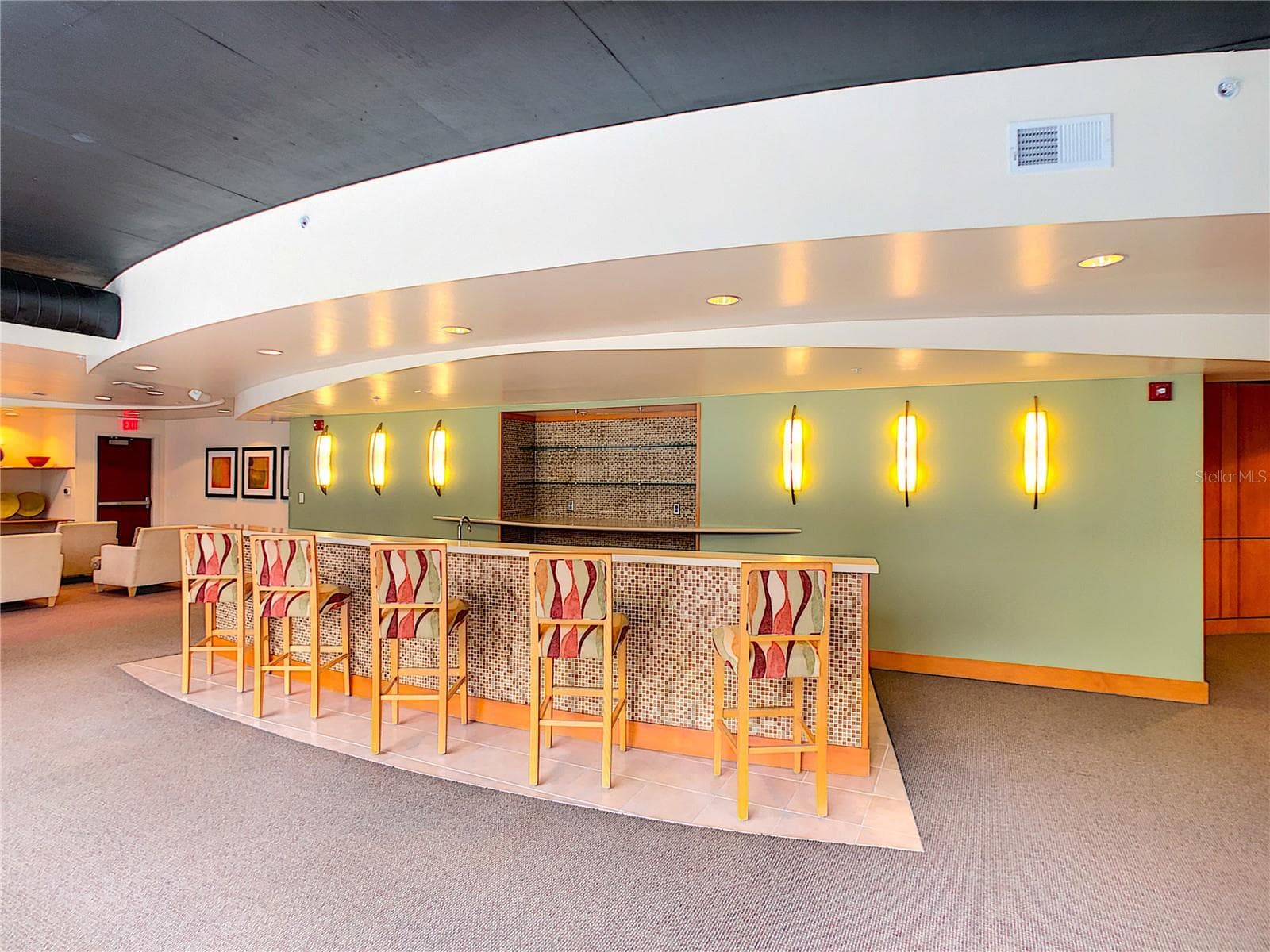 lounge - 155 S COURT AVE #2107, ORLANDO