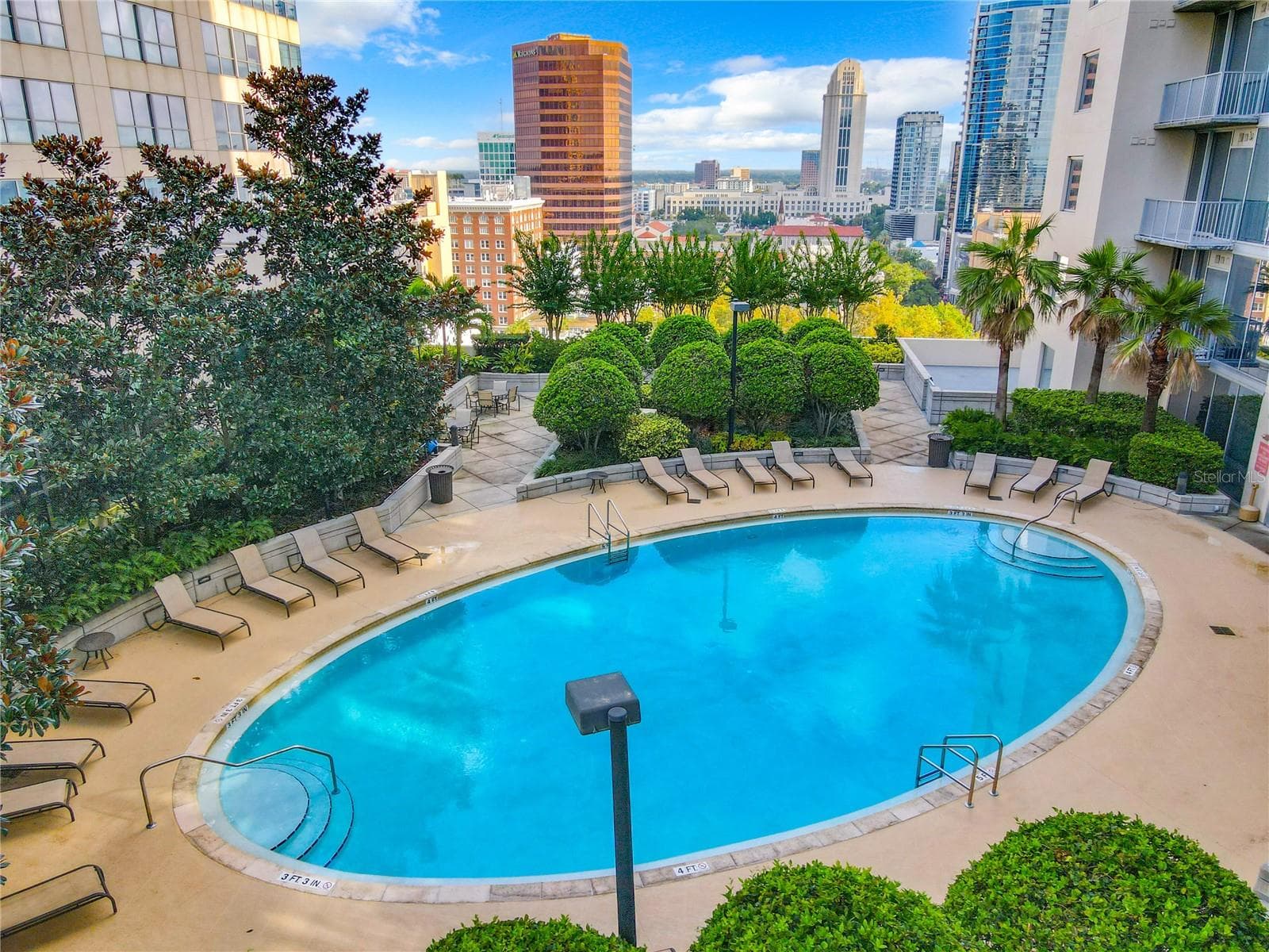 plenty of space at the pool - 155 S COURT AVE #2107, ORLANDO