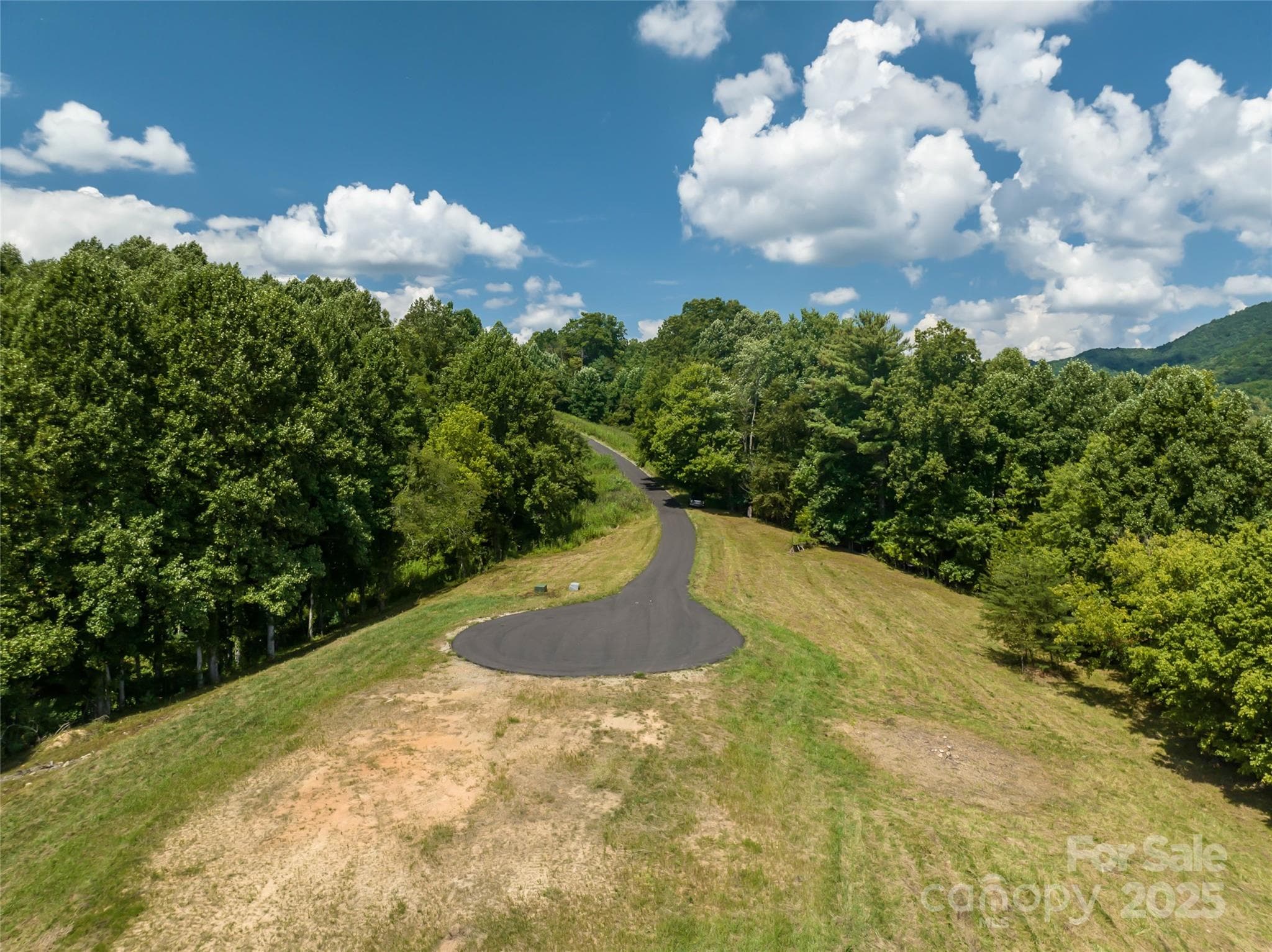 Cleared Level homesite at end of cul-de-sac - Marshall