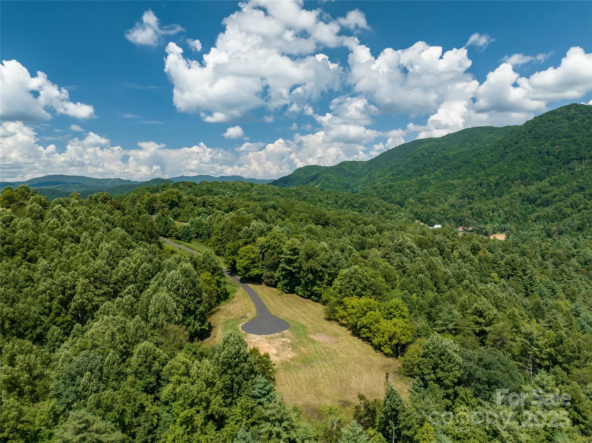 Cleared Level homesite at end of cul-de-sac - Marshall