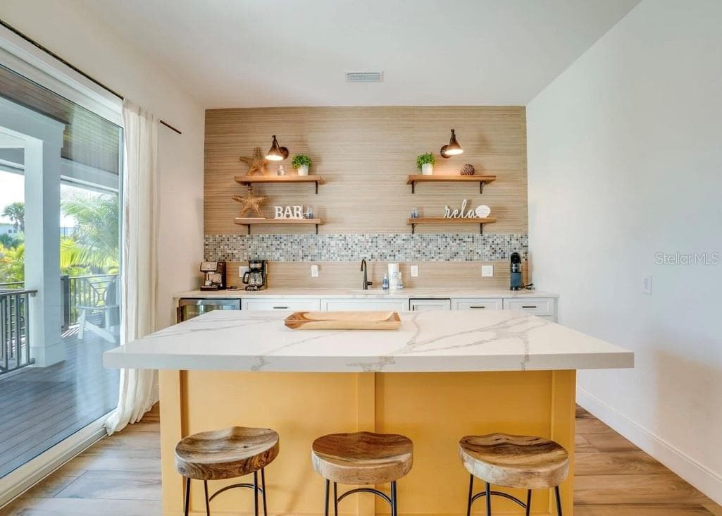 Bar - 9403 GULF DR, ANNA MARIA