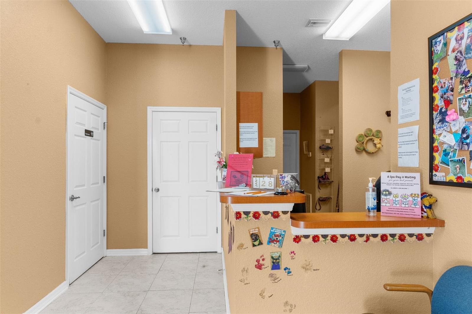 Office at 7044 COMMERCIAL WAY, WEEKI WACHEE, photo 8 of 55