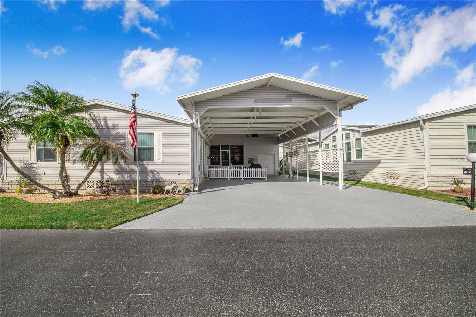 332 FAIRWAY BLVD
