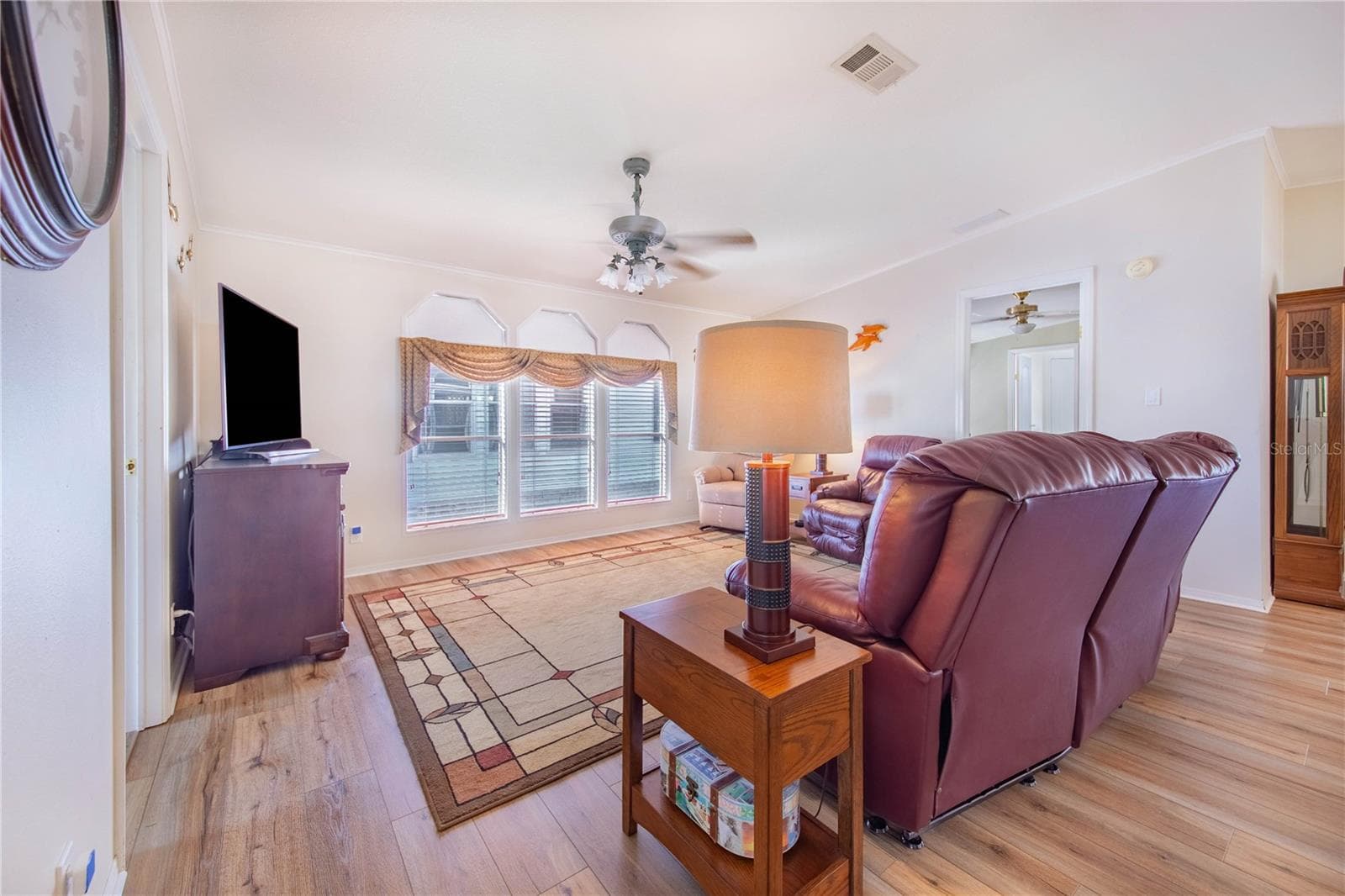 Manufactured Home at 332 FAIRWAY BLVD, FROSTPROOF, photo 13 of 56