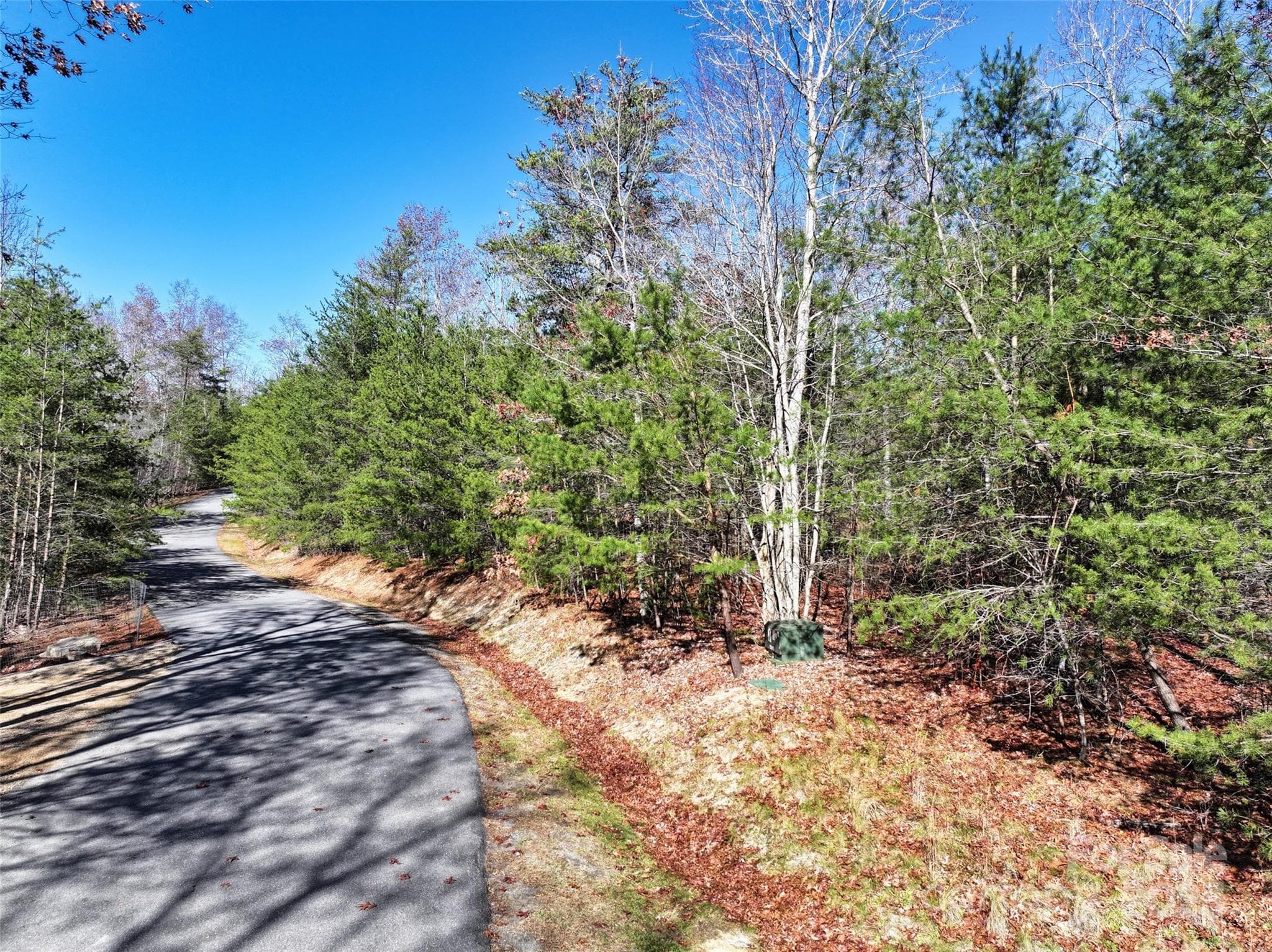 Peaceful road at the property line between lots 17 and 18 - Marshall