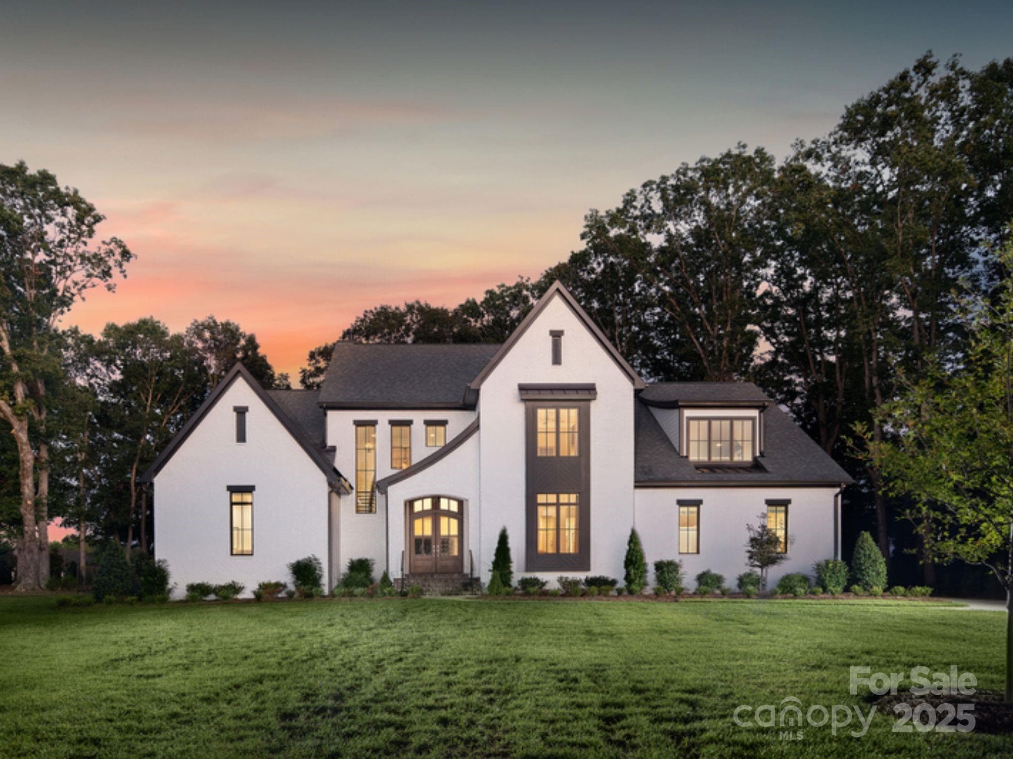 Example Photo - Fontainebleau Elevation - Davidson
