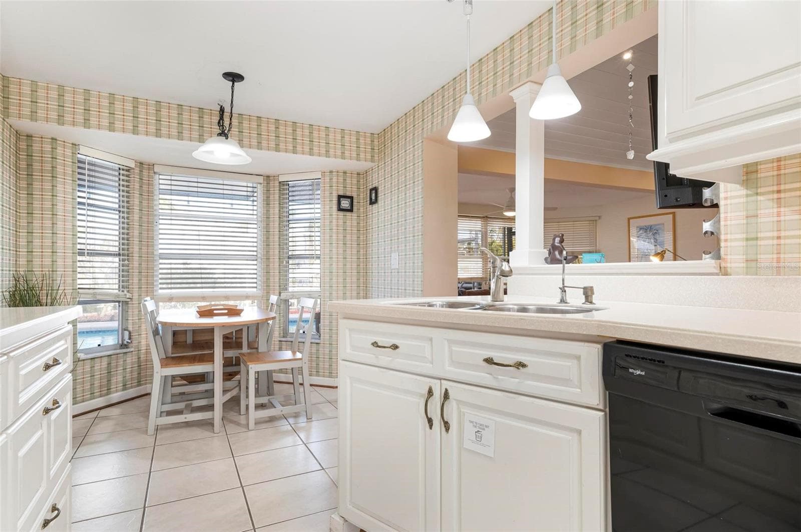 Single Family Residence at 5207 BIMINI DR, BRADENTON, photo 10 of 40