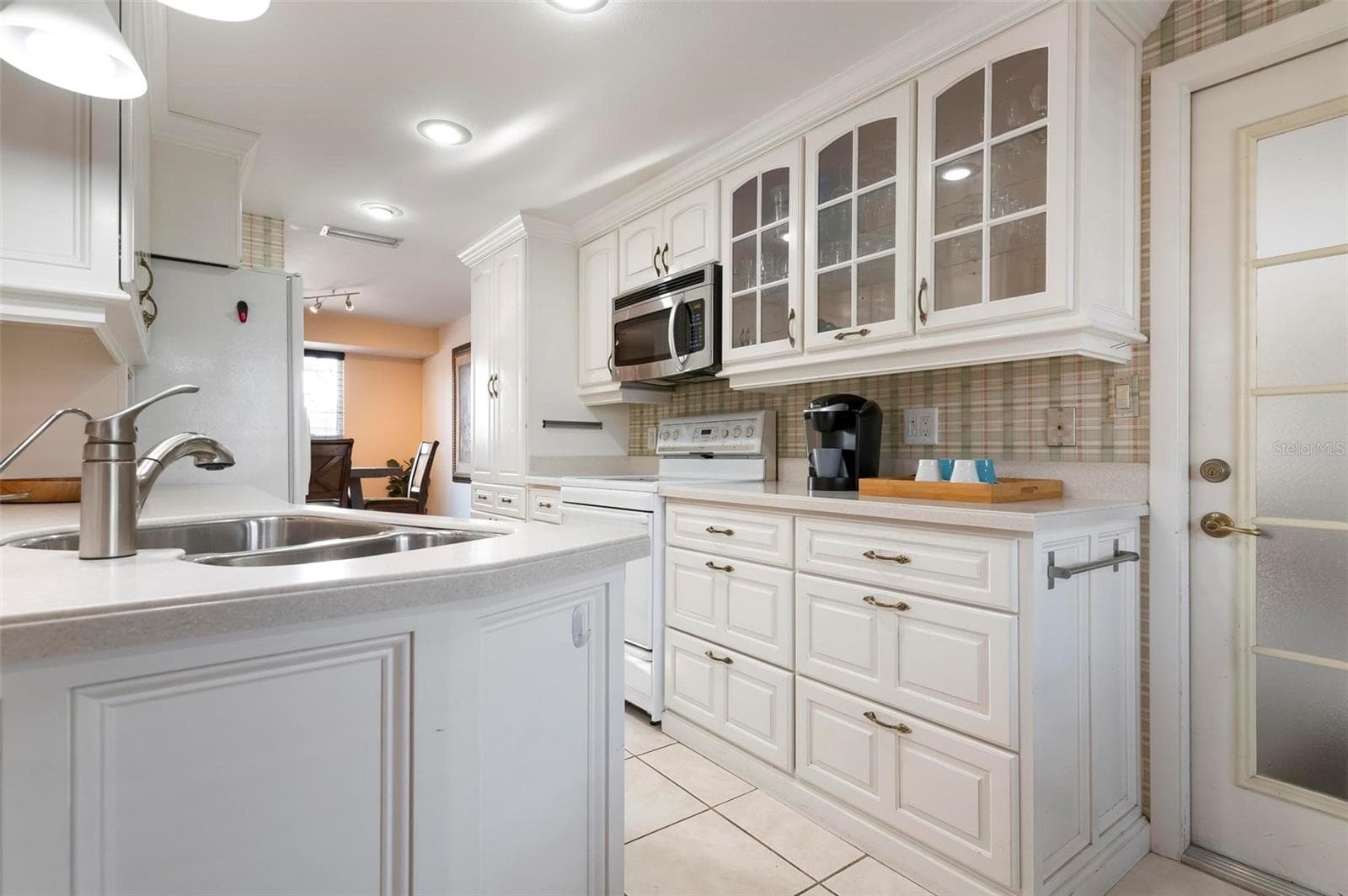 Single Family Residence at 5207 BIMINI DR, BRADENTON, photo 11 of 40