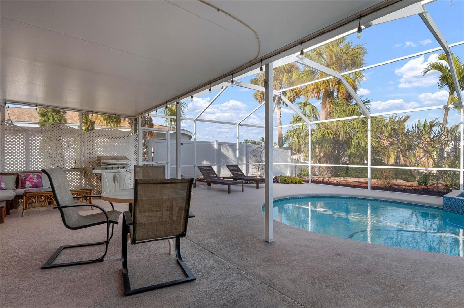 Single Family Residence at 5207 BIMINI DR, BRADENTON, photo 24 of 40