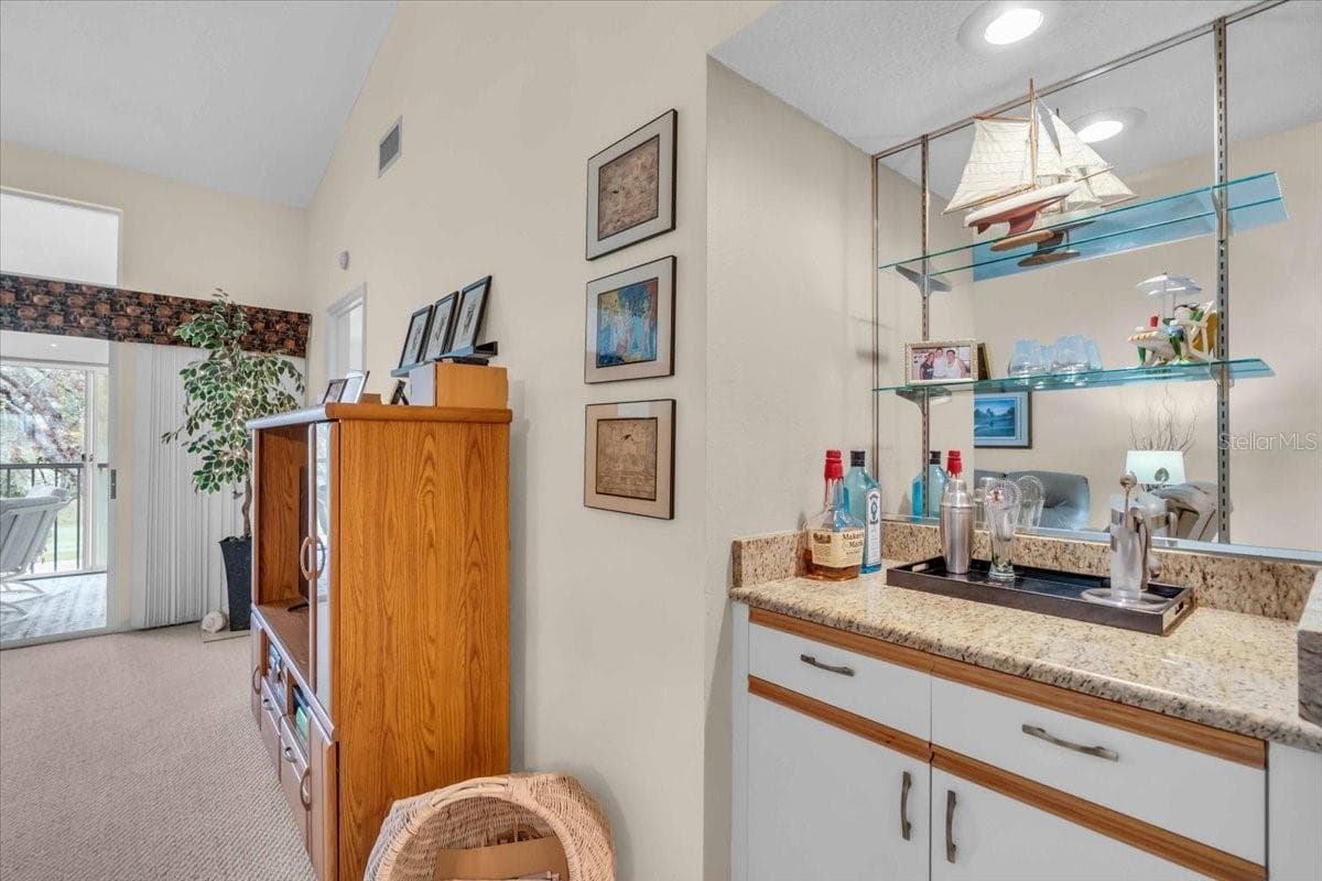 built in bar - 6713 STONE RIVER RD #206, BRADENTON