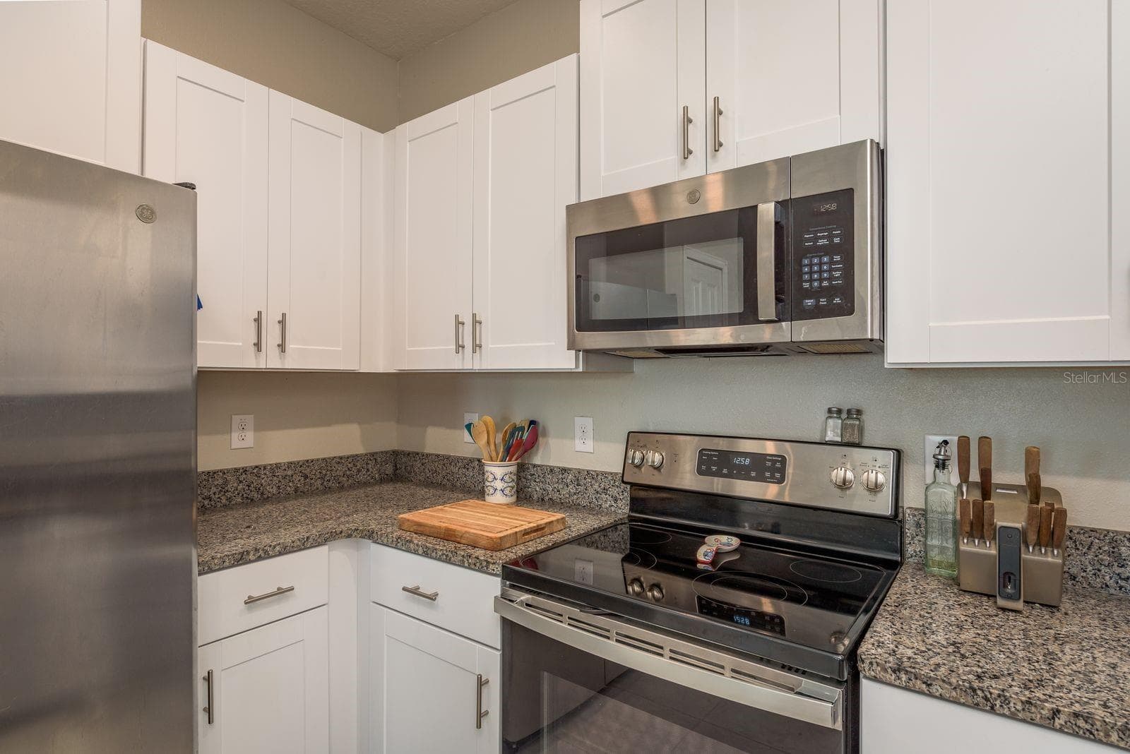 Villa at 13387 CREST LAKE DR, HUDSON, photo 13 of 32