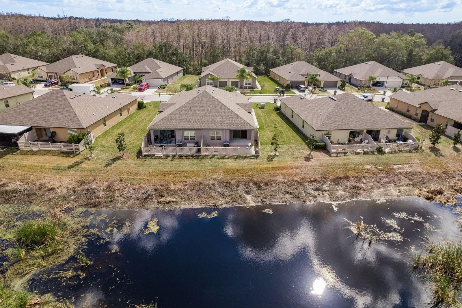 Villa at 13387 CREST LAKE DR, HUDSON, photo 3 of 32