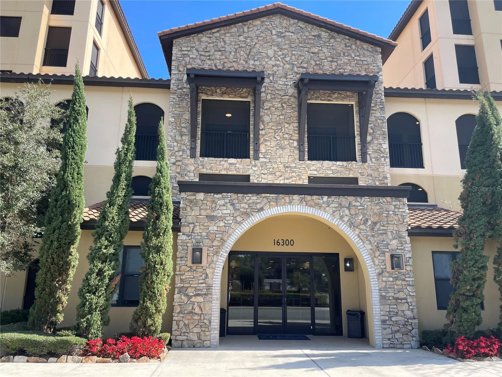 Right this way to the Fitness Center, Lounges, Conference Room, Pool and Hotel - 16300 COUNTY ROAD 455 #305, MONTVERDE