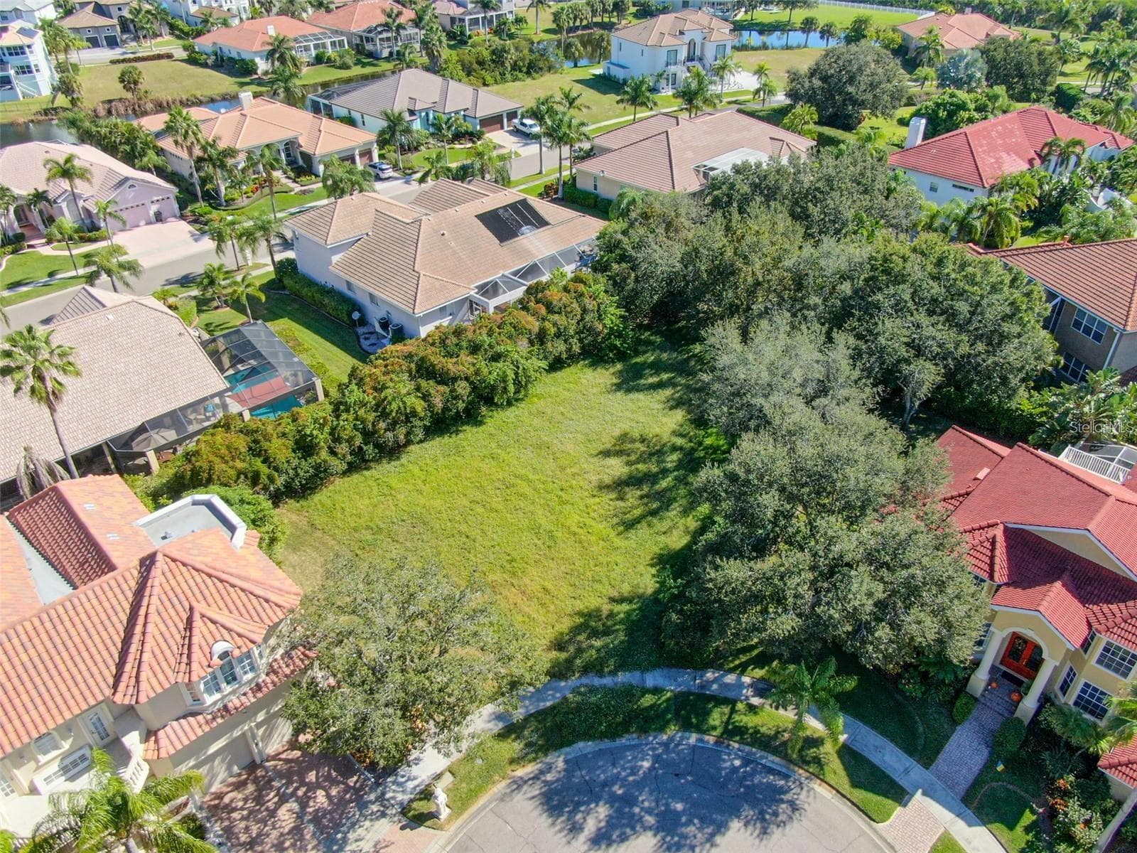 5913 LA ROSA LN