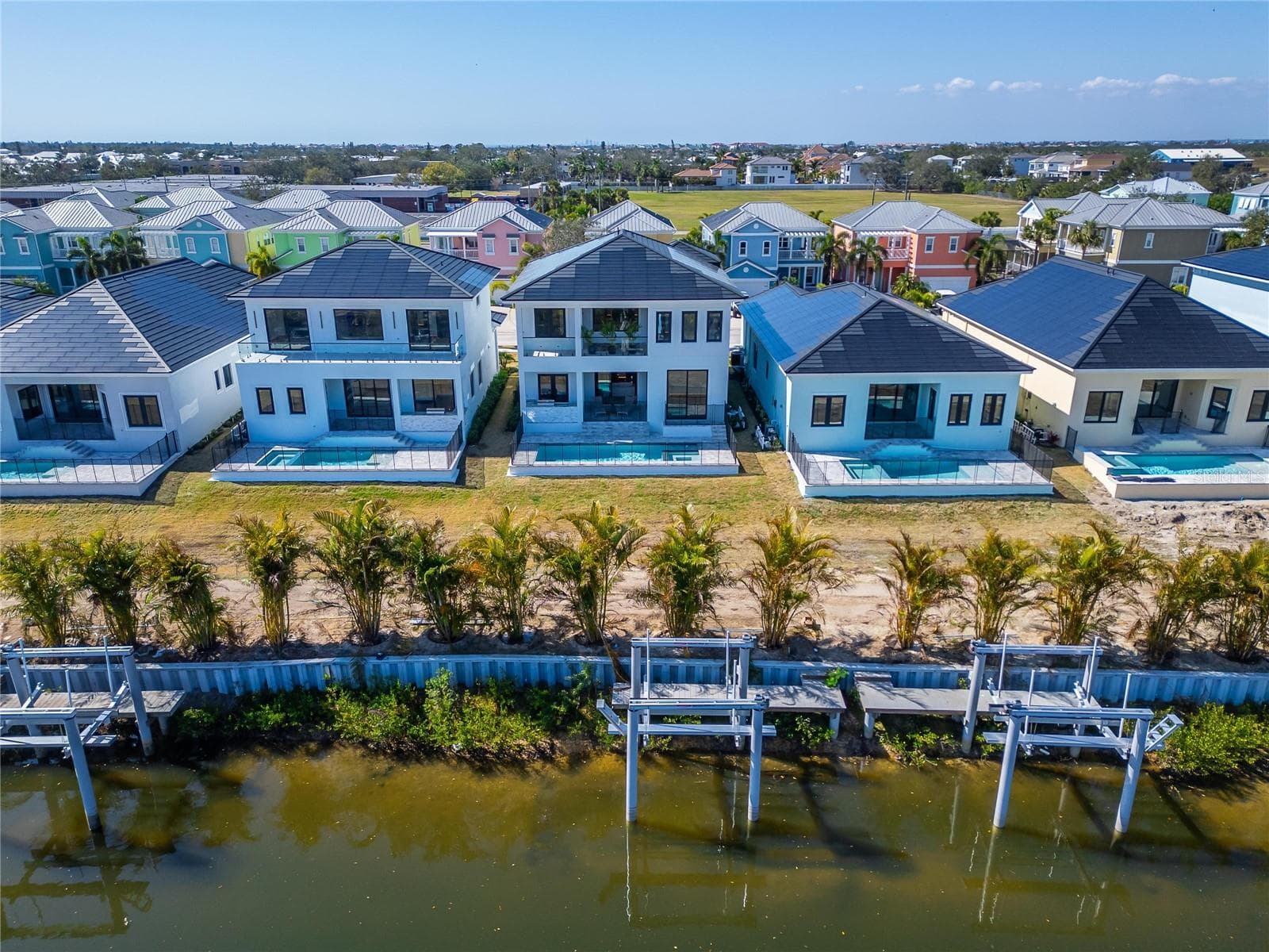 Single Family Residence at 6536 SIMONE SHORES CIR, APOLLO BEACH, photo 7 of 94