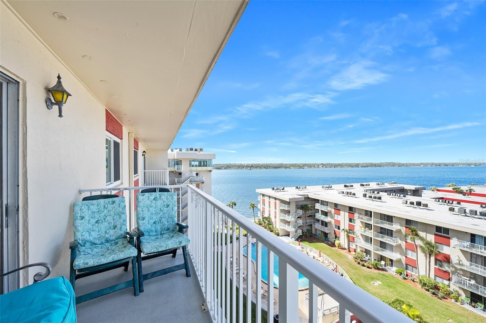 2711 N HALIFAX AVE #890