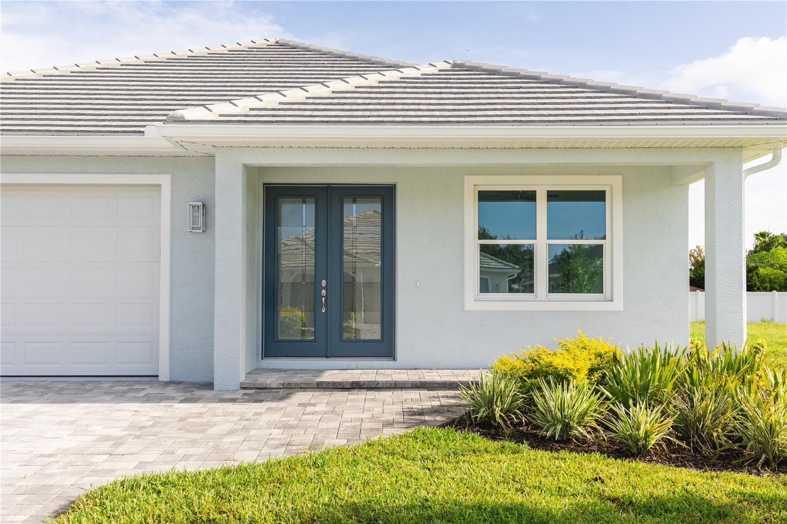 Single Family Residence at 5213 WILLOW LAKE CT, SARASOTA, photo 3 of 28
