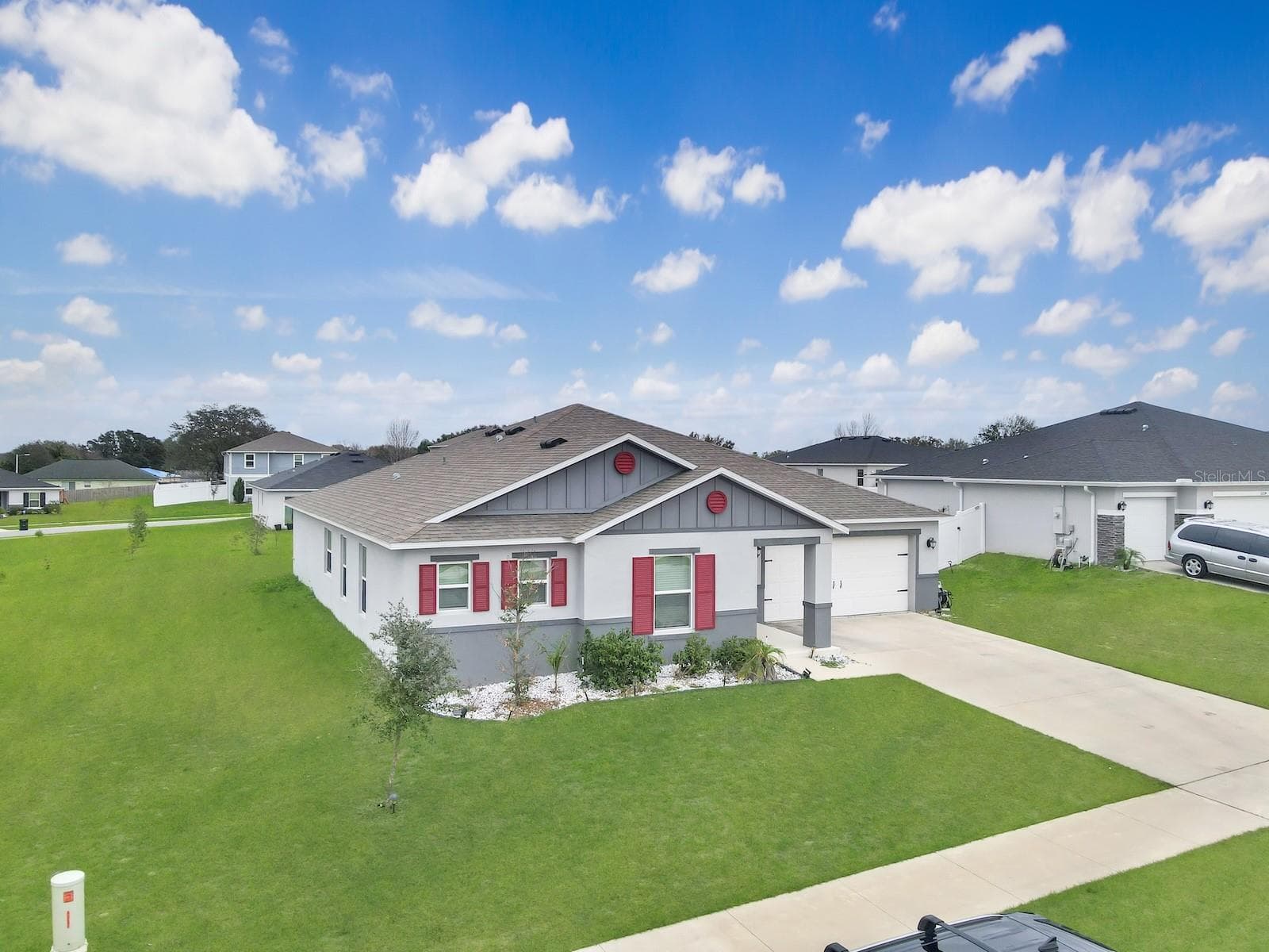 2220 GLADIOLUS LN