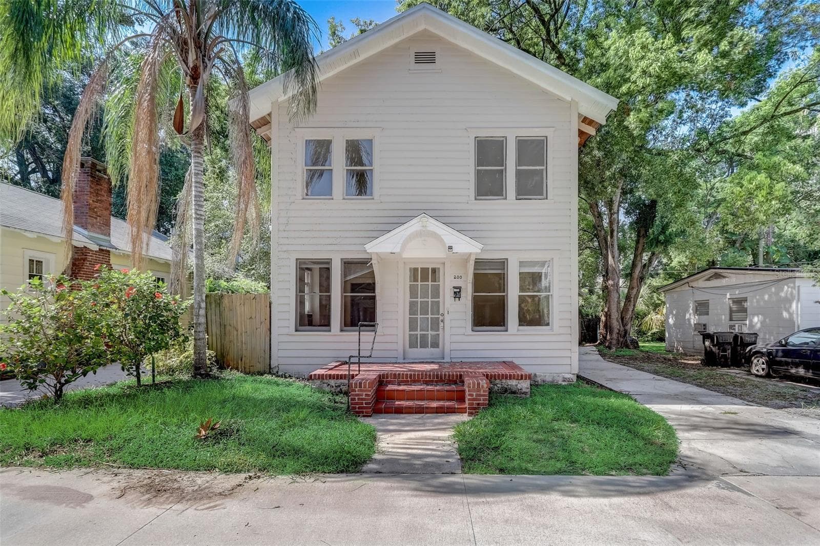 200 & 200 1/2 HIBISCUS CT