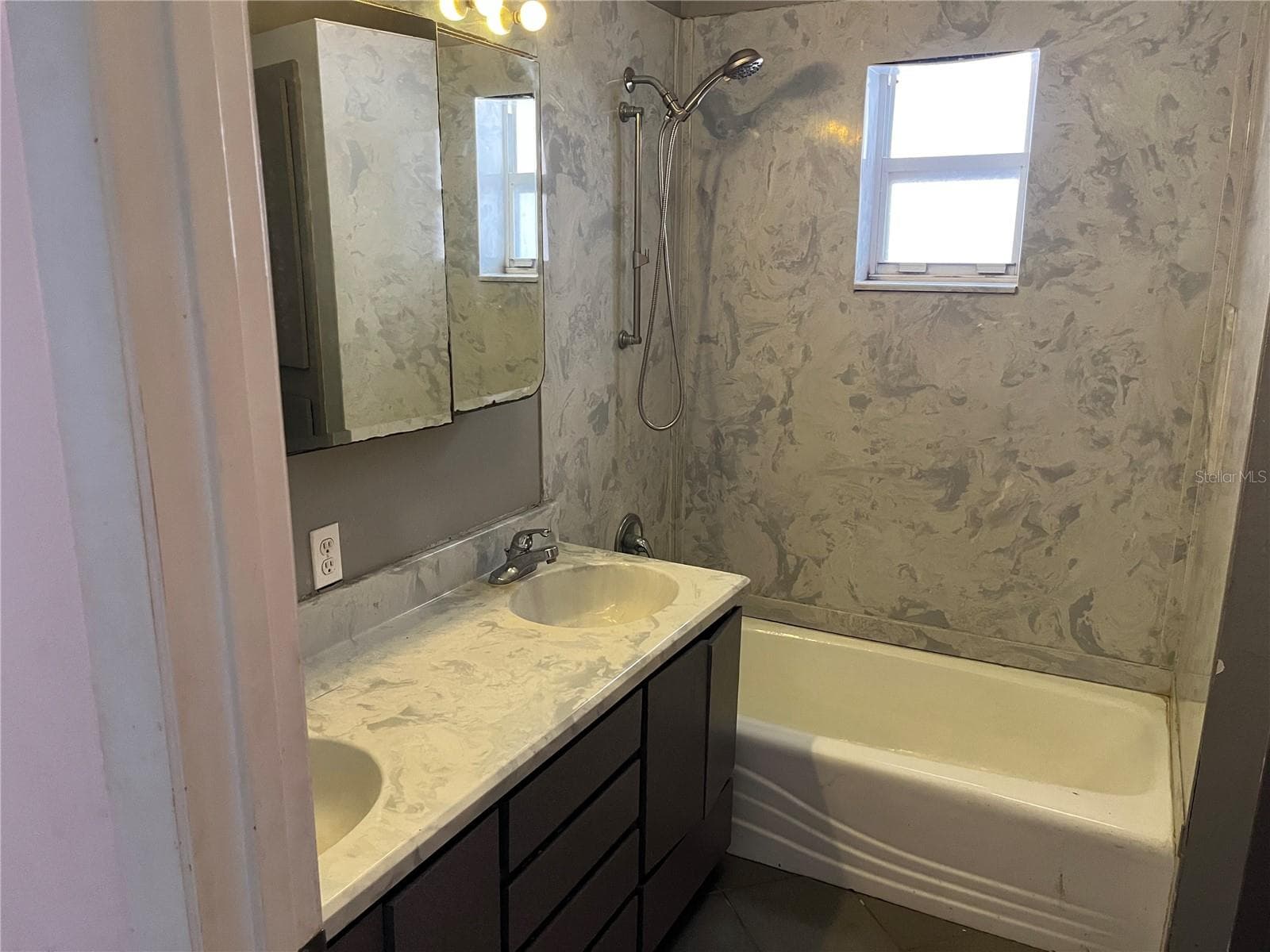 Upstairs hall bath - 330 CALLITRIS AVE, POLK CITY