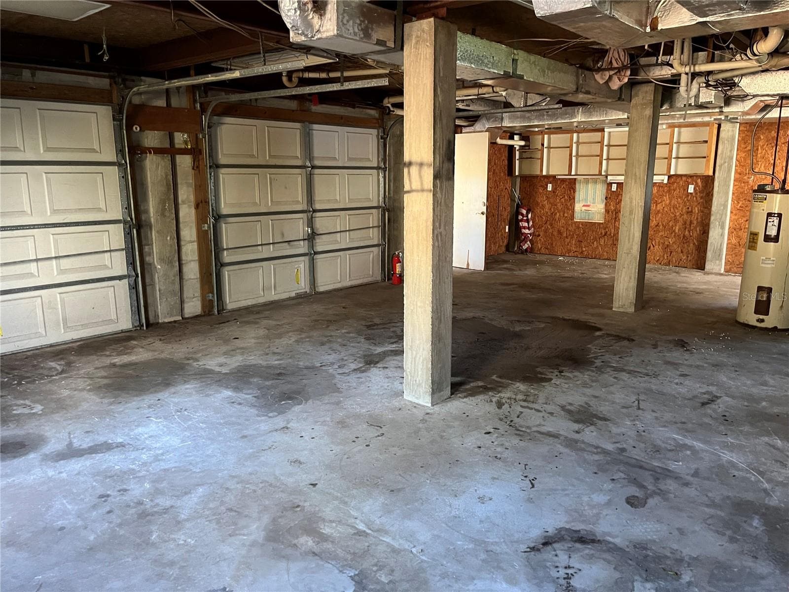 Garage - 330 CALLITRIS AVE, POLK CITY