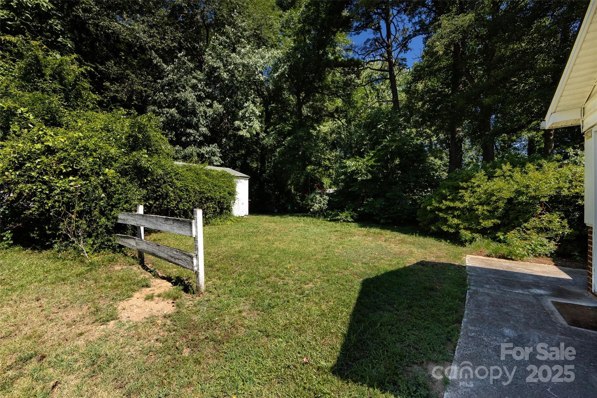 Single Family Residence at 2001 Mcdonald Drive, Charlotte, photo 23 of 27
