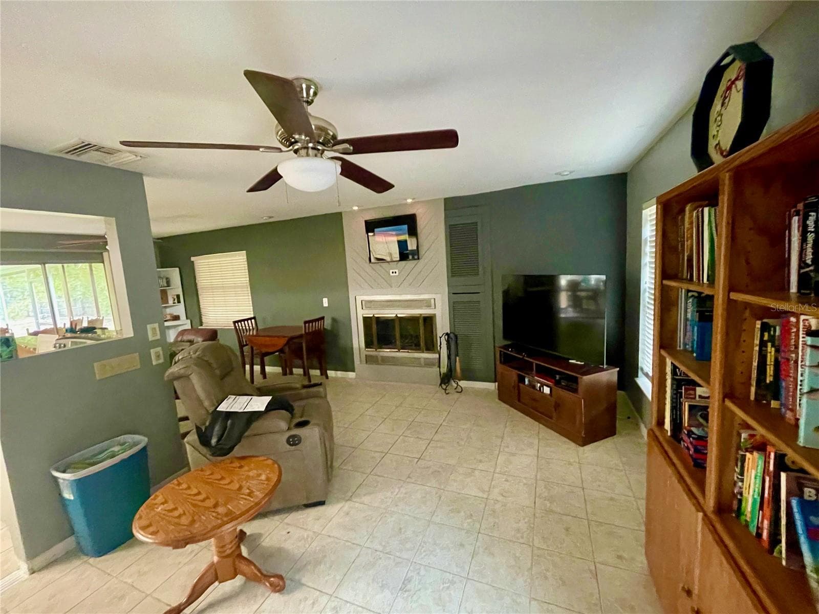 Single Family Residence at 490 S MINSTREL AVE, INVERNESS, photo 8 of 30