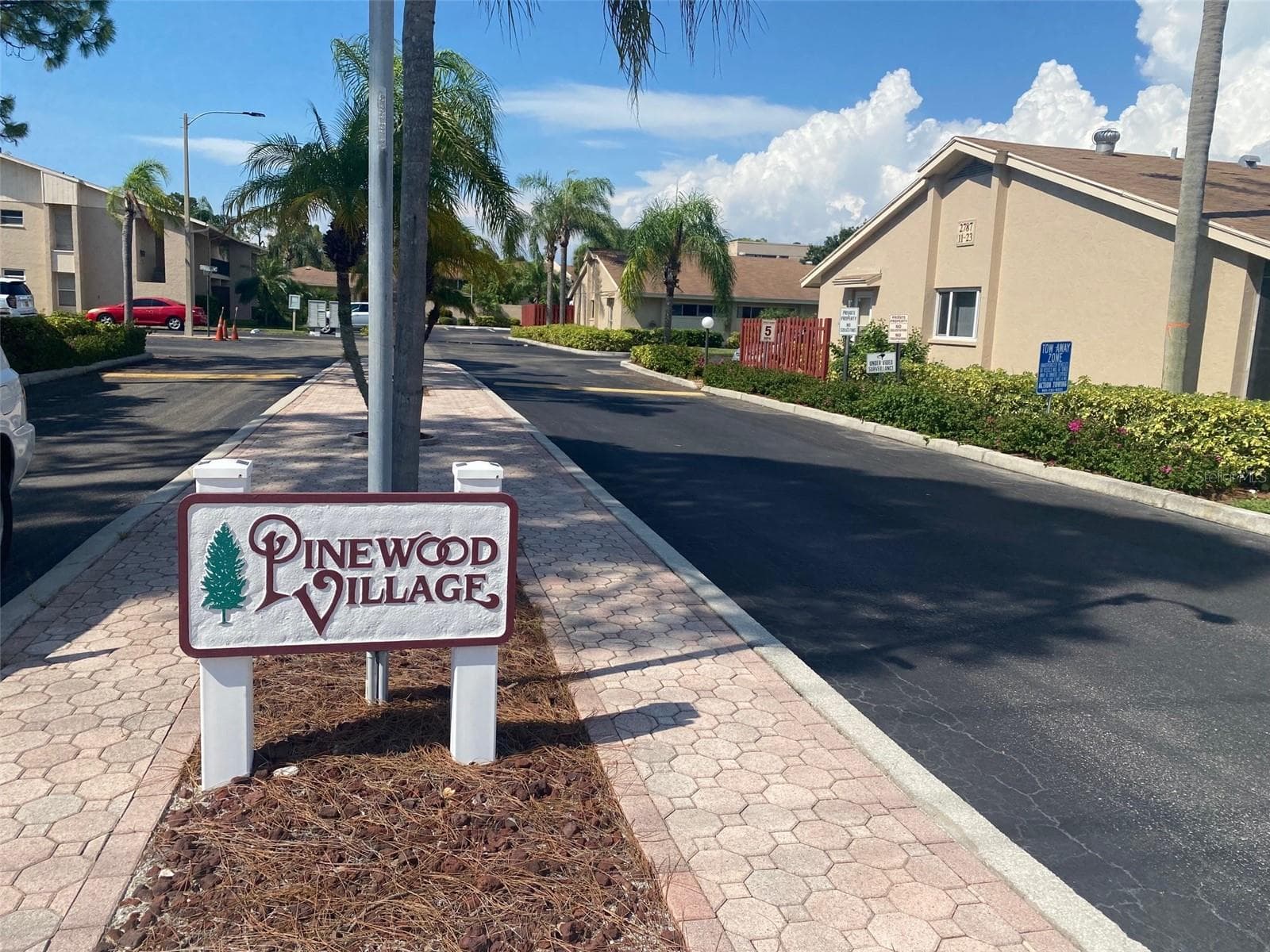 Condominium at 2763 WOODGATE LN #208, SARASOTA, photo 2 of 25