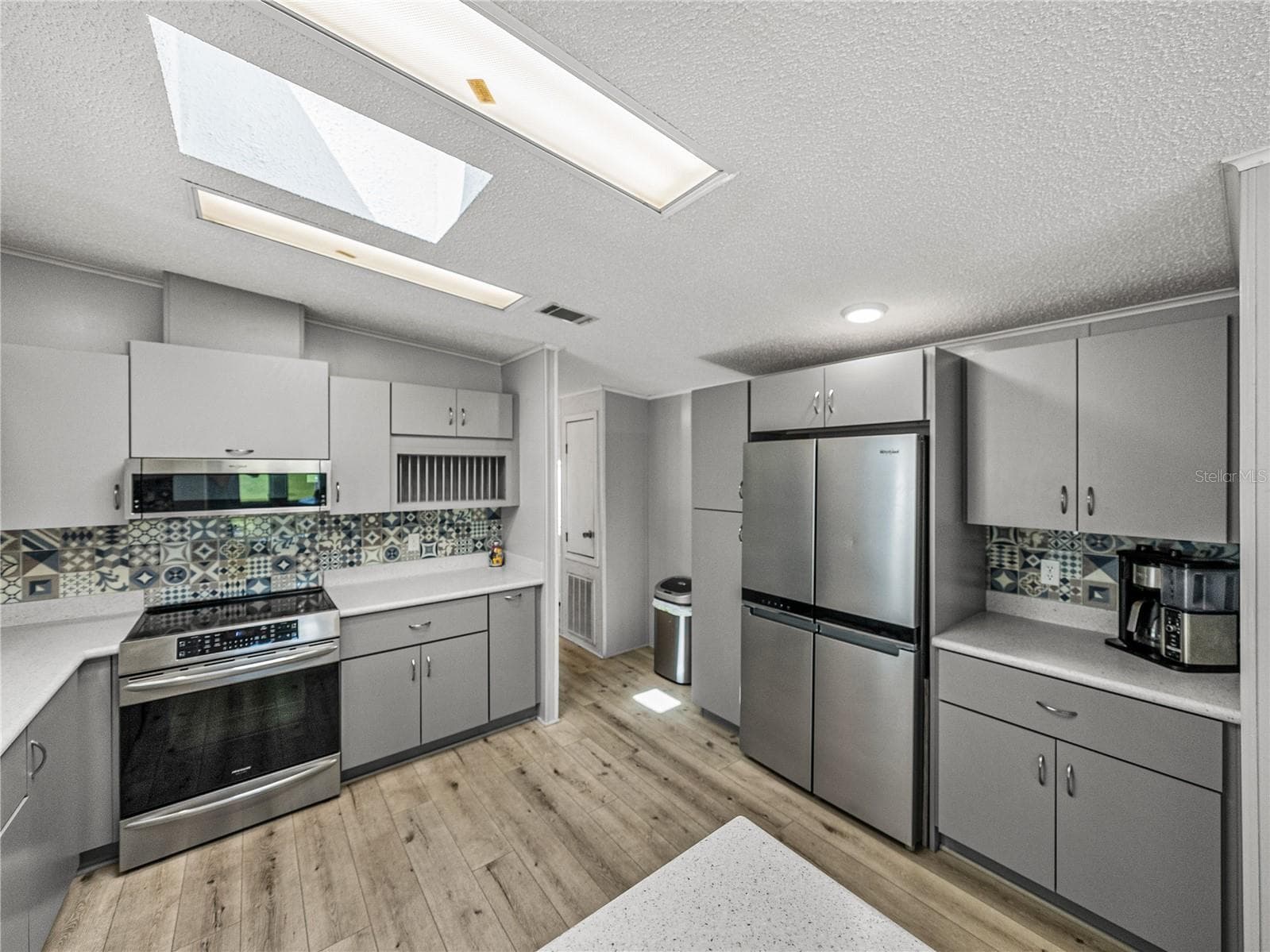 Manufactured Home at 8925 SOUTHSHORE CT, POLK CITY, photo 11 of 88