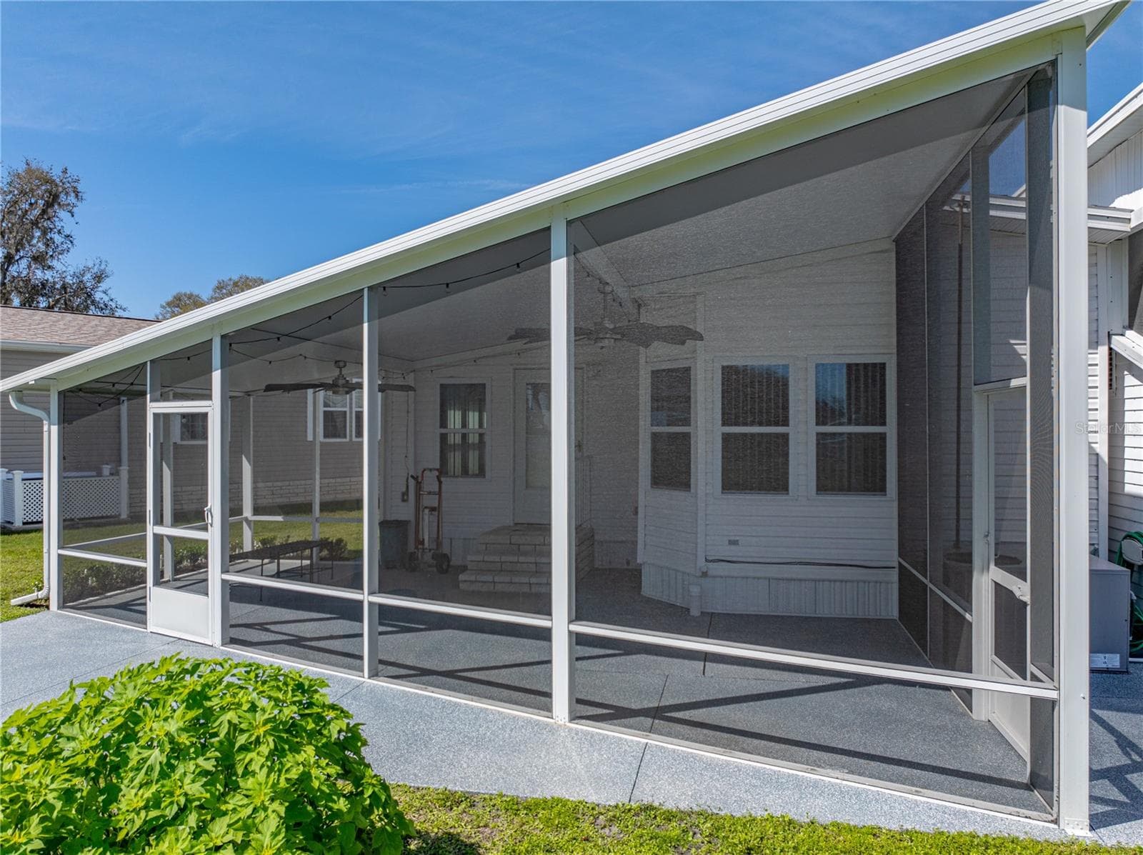 Manufactured Home at 8925 SOUTHSHORE CT, POLK CITY, photo 45 of 88