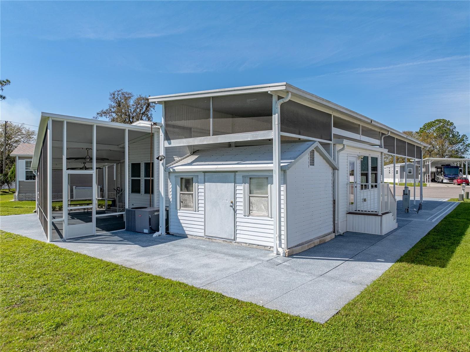 Manufactured Home at 8925 SOUTHSHORE CT, POLK CITY, photo 49 of 88