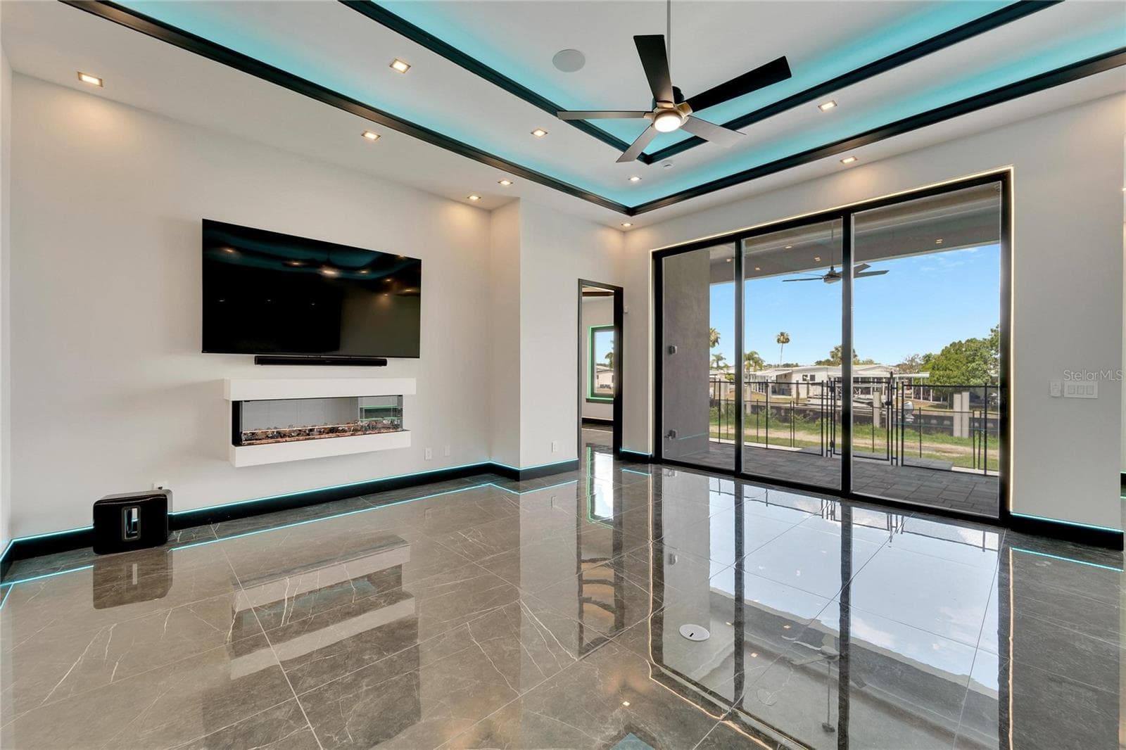 Single Family Residence at 6540 SIMONE SHORES CIR, APOLLO BEACH, photo 12 of 85