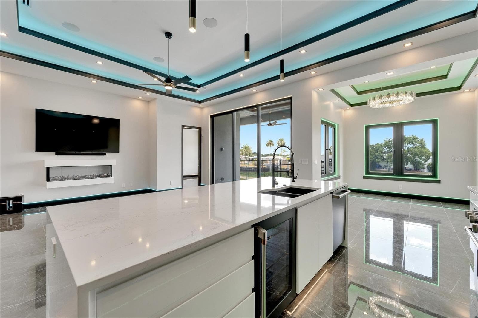 Single Family Residence at 6540 SIMONE SHORES CIR, APOLLO BEACH, photo 5 of 85