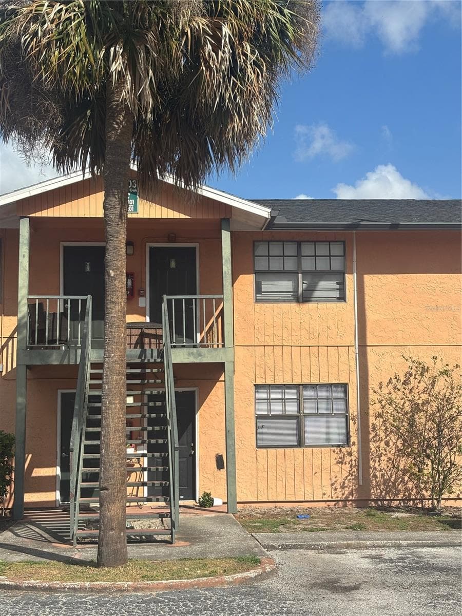 Condominium at 12403 HIBISCUS OAK PL #202, TAMPA, photo 5 of 40