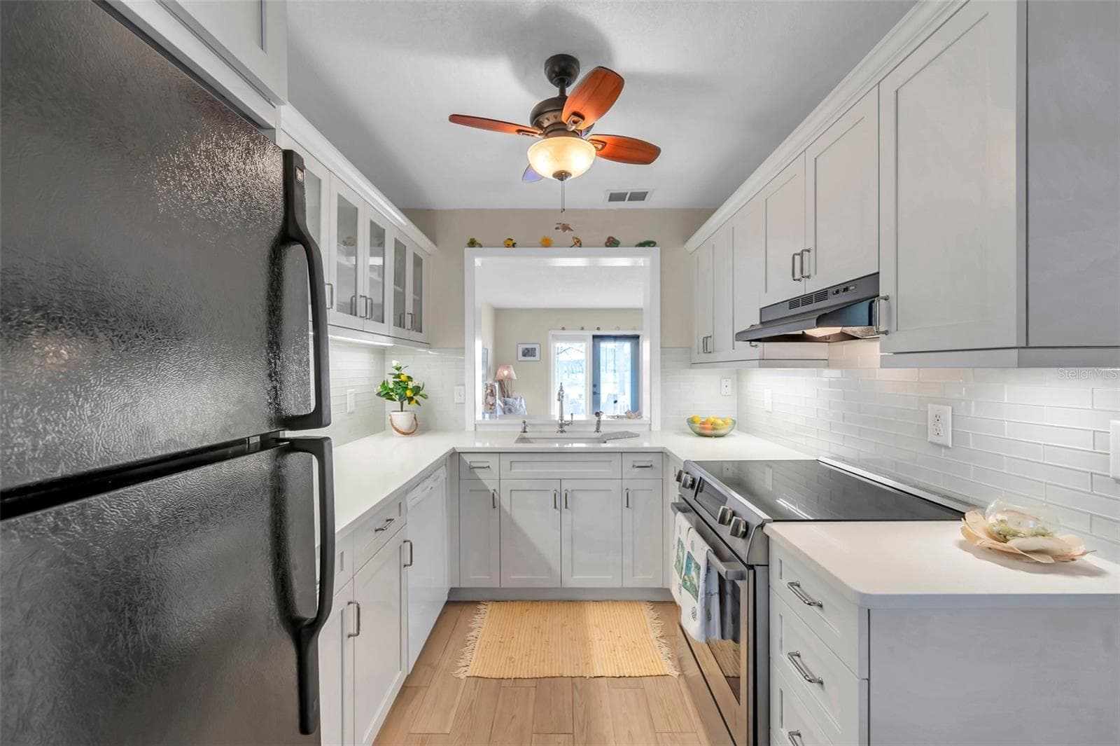 Townhouse at 4766 SNOOK DR SE, ST PETERSBURG, photo 5 of 54