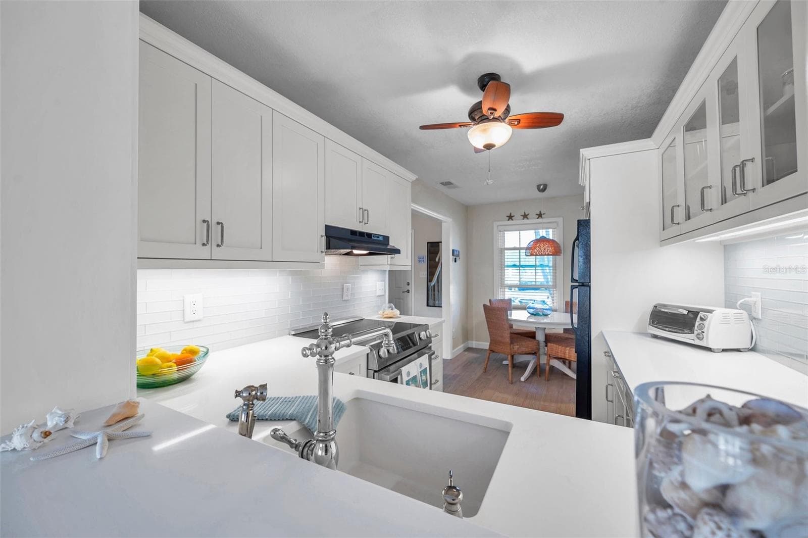 Townhouse at 4766 SNOOK DR SE, ST PETERSBURG, photo 6 of 54
