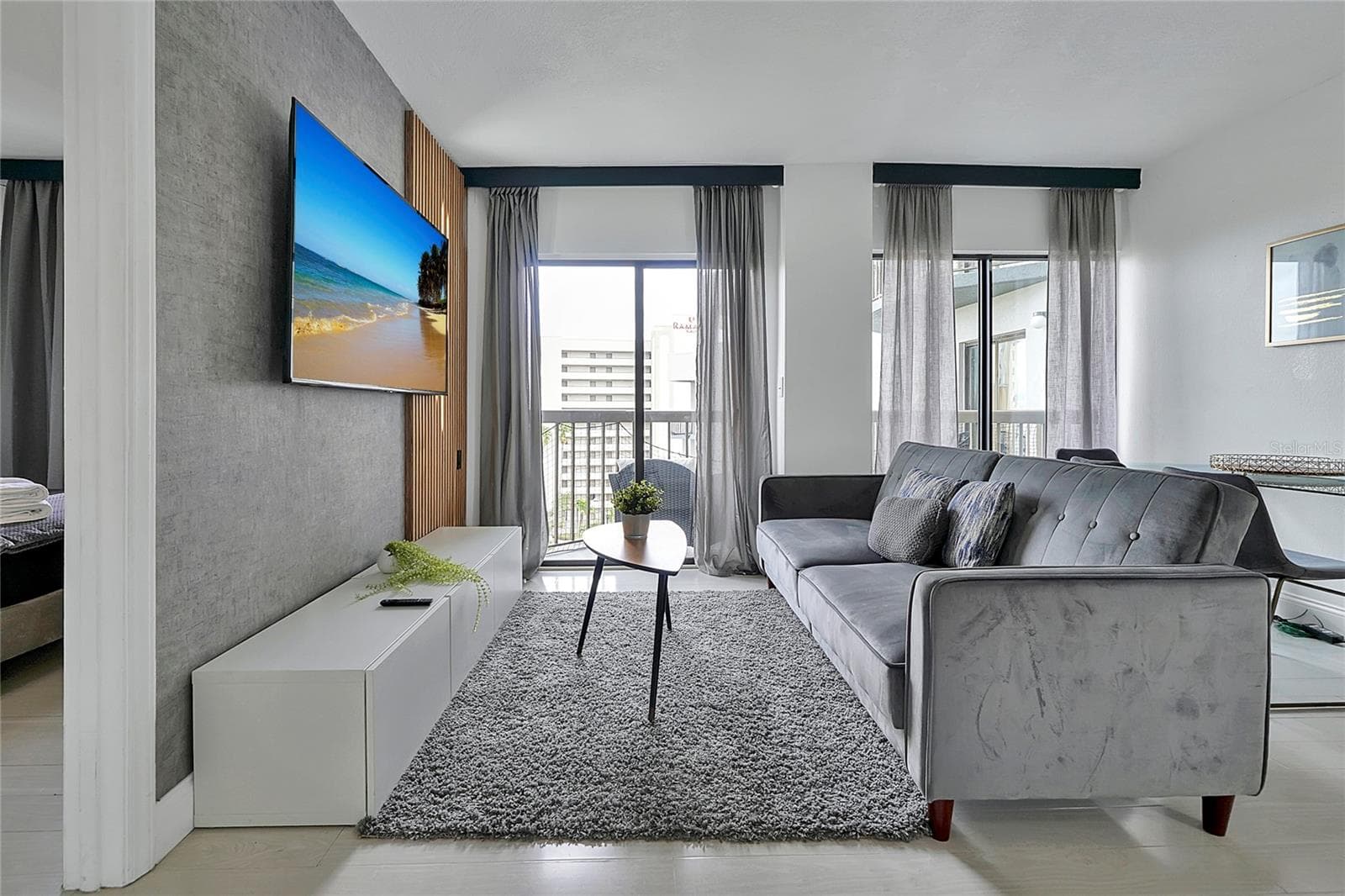 Condo - Hotel at 6165 CARRIER DR #3701, ORLANDO, photo 4 of 39