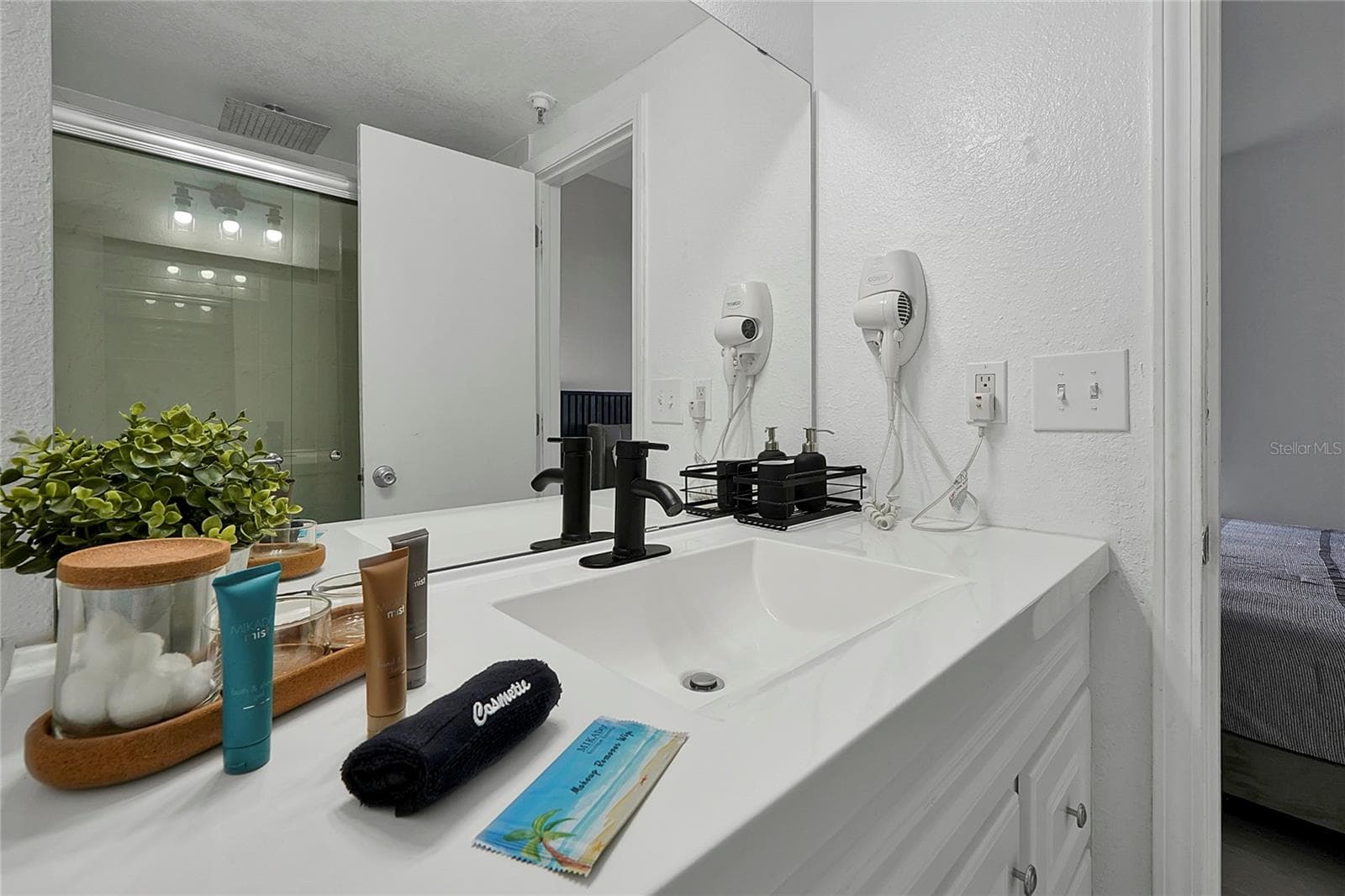 Condo - Hotel at 6165 CARRIER DR #3701, ORLANDO, photo 37 of 39