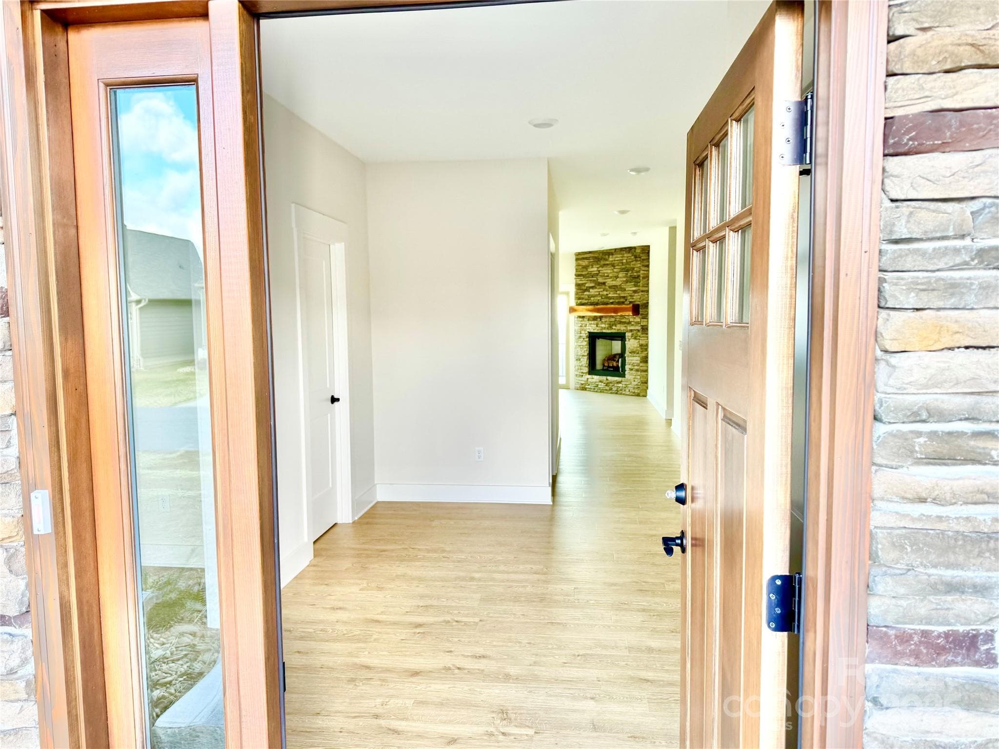 Single Family Residence at 1387 River Club Ridge, Lenoir, photo 4 of 48