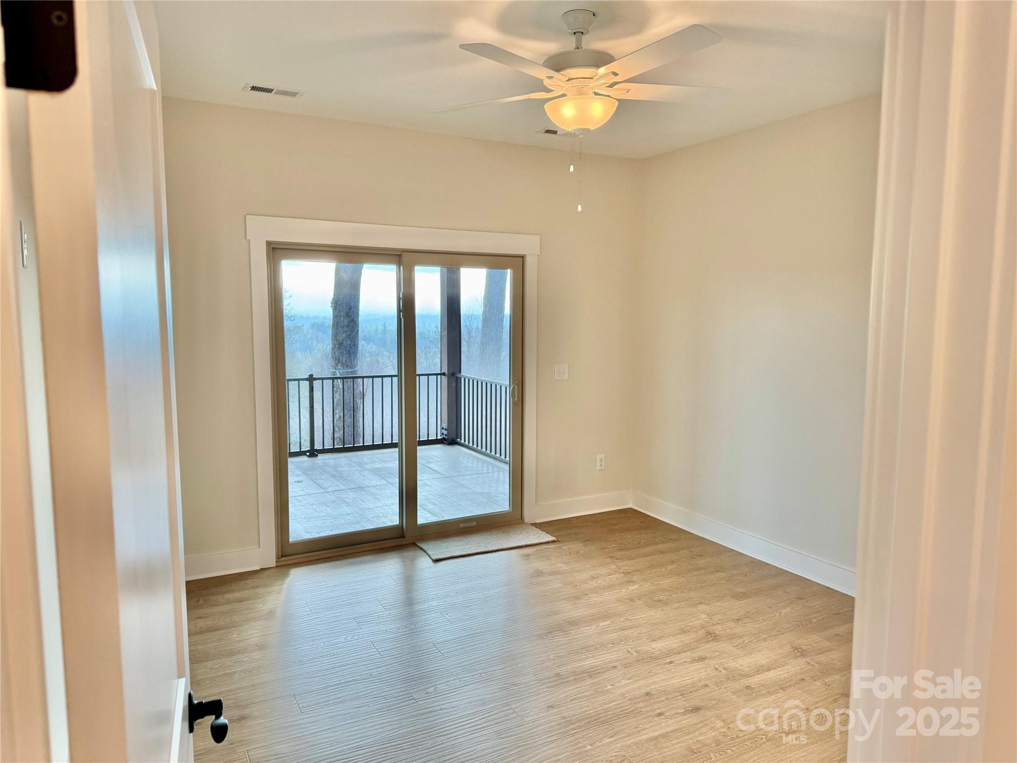 Single Family Residence at 1387 River Club Ridge, Lenoir, photo 14 of 48