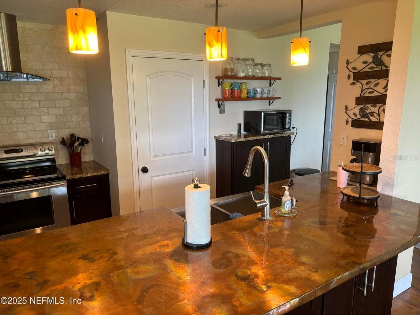 Kitchen - 6001 BIRD ISLAND DR, LADY LAKE