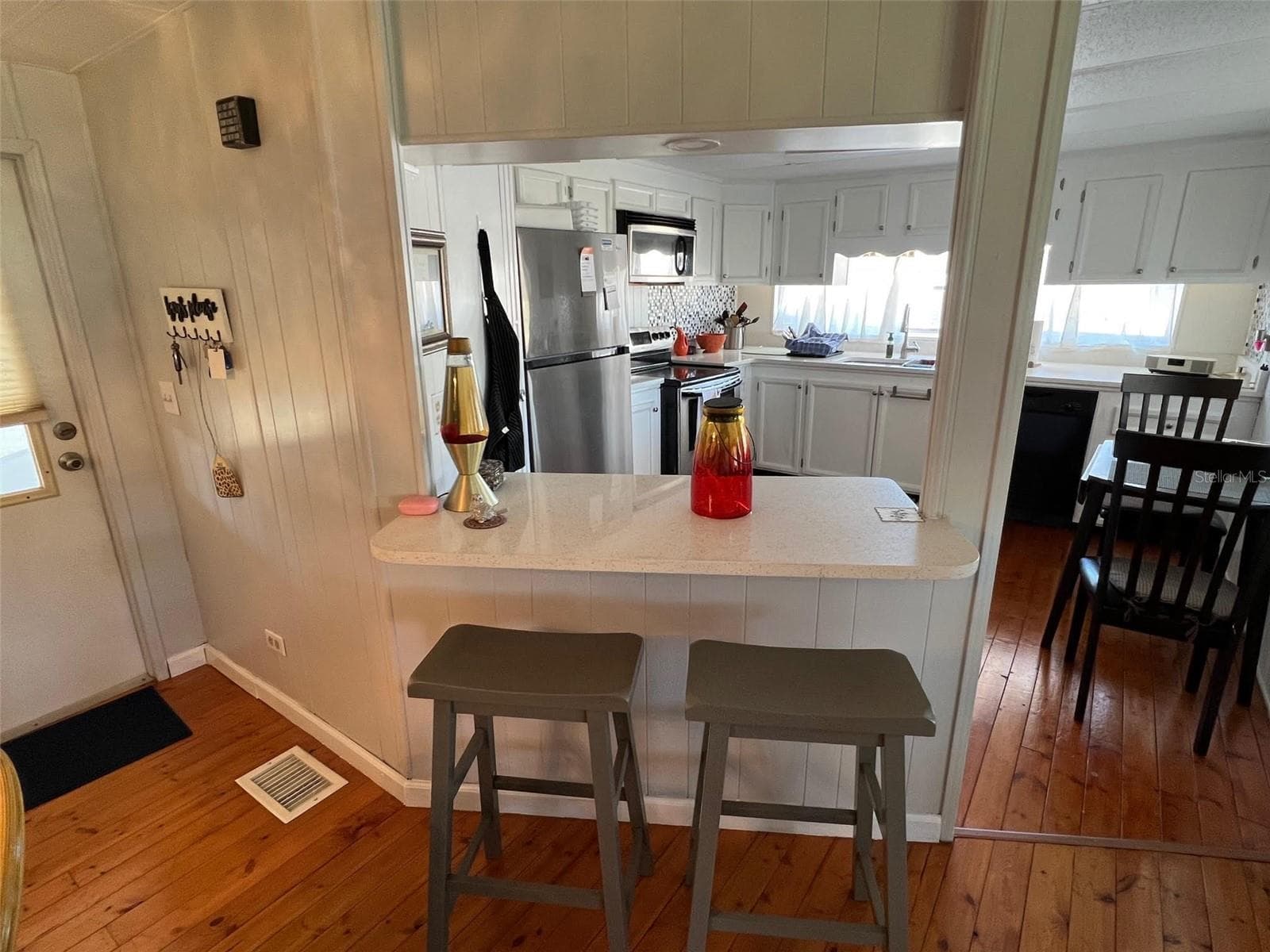 Mobile Home at 29250 US HIGHWAY 19 N #294, CLEARWATER, photo 13 of 31