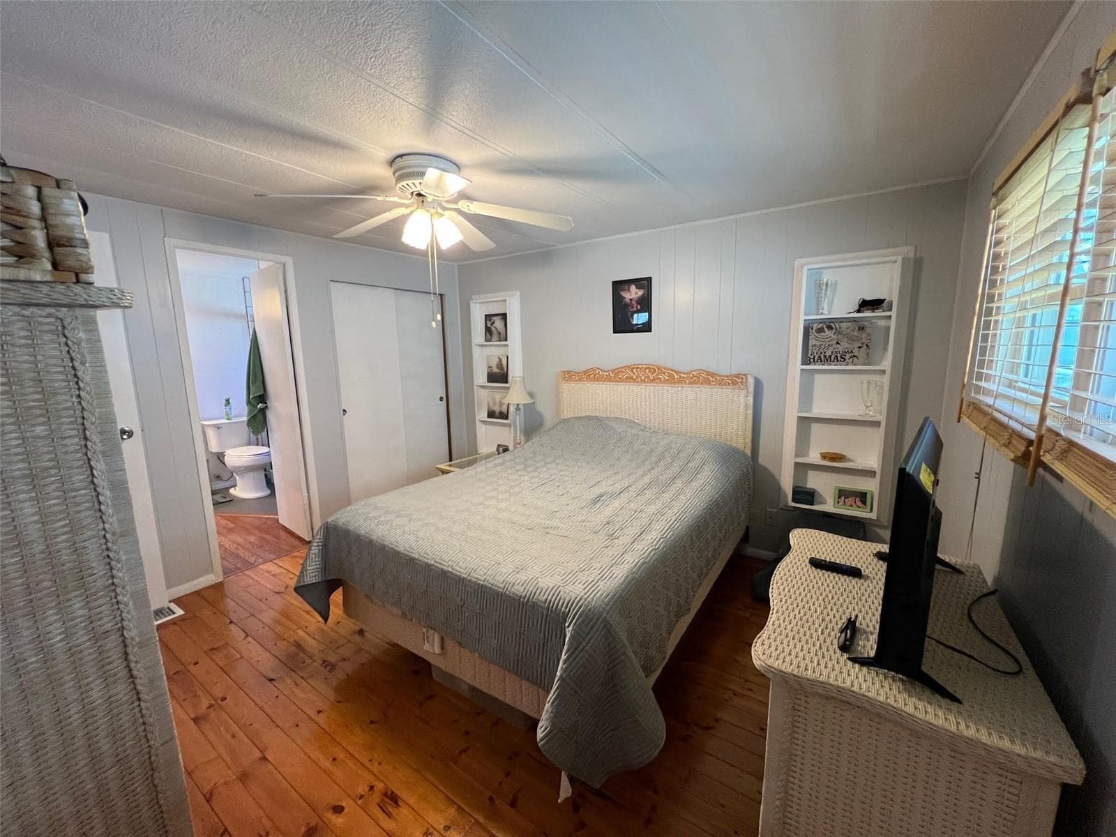 Mobile Home at 29250 US HIGHWAY 19 N #294, CLEARWATER, photo 21 of 31