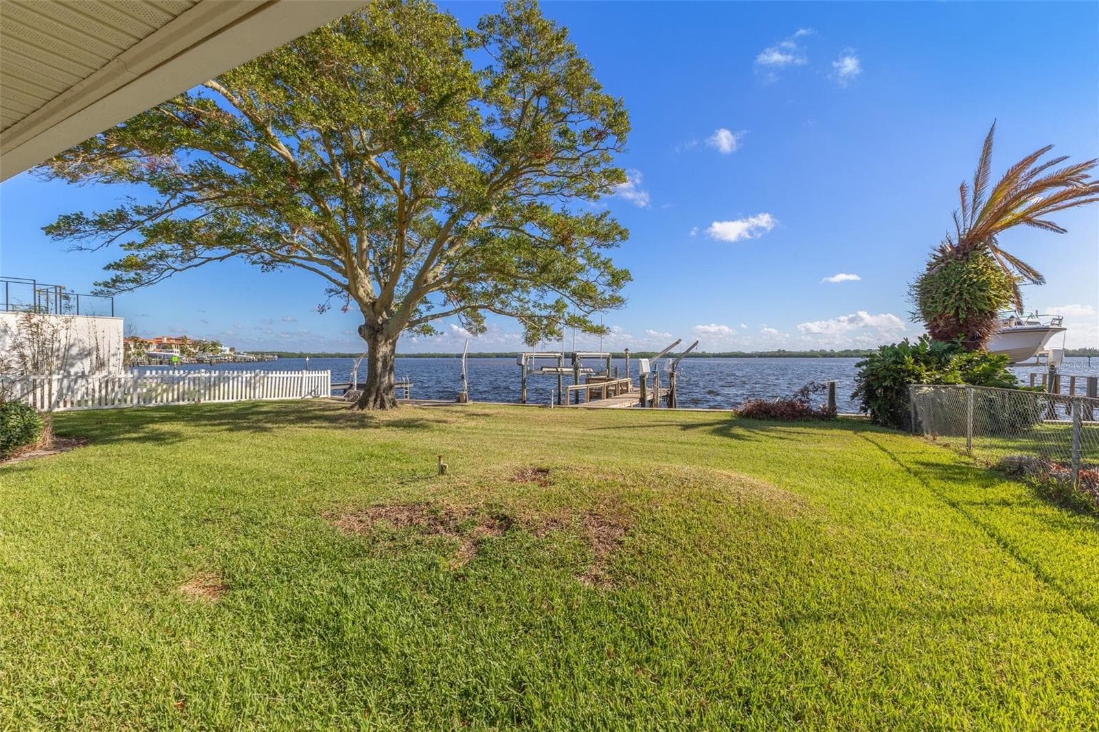 Single Family Residence at 6151 BAYOU GRANDE BLVD NE, ST PETERSBURG, photo 32 of 41