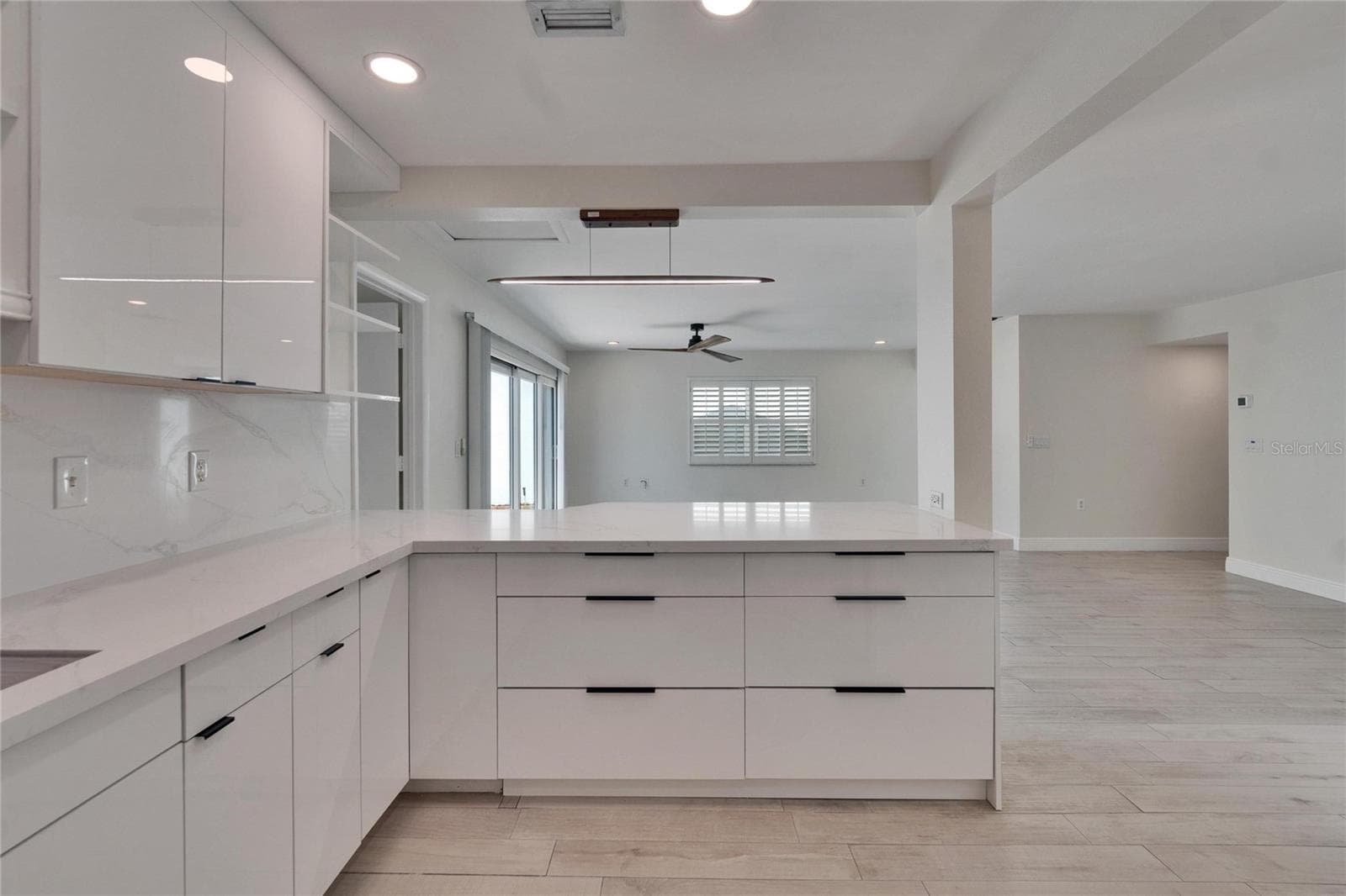 Kitchen - 370 S WOODLANDS DR, OLDSMAR